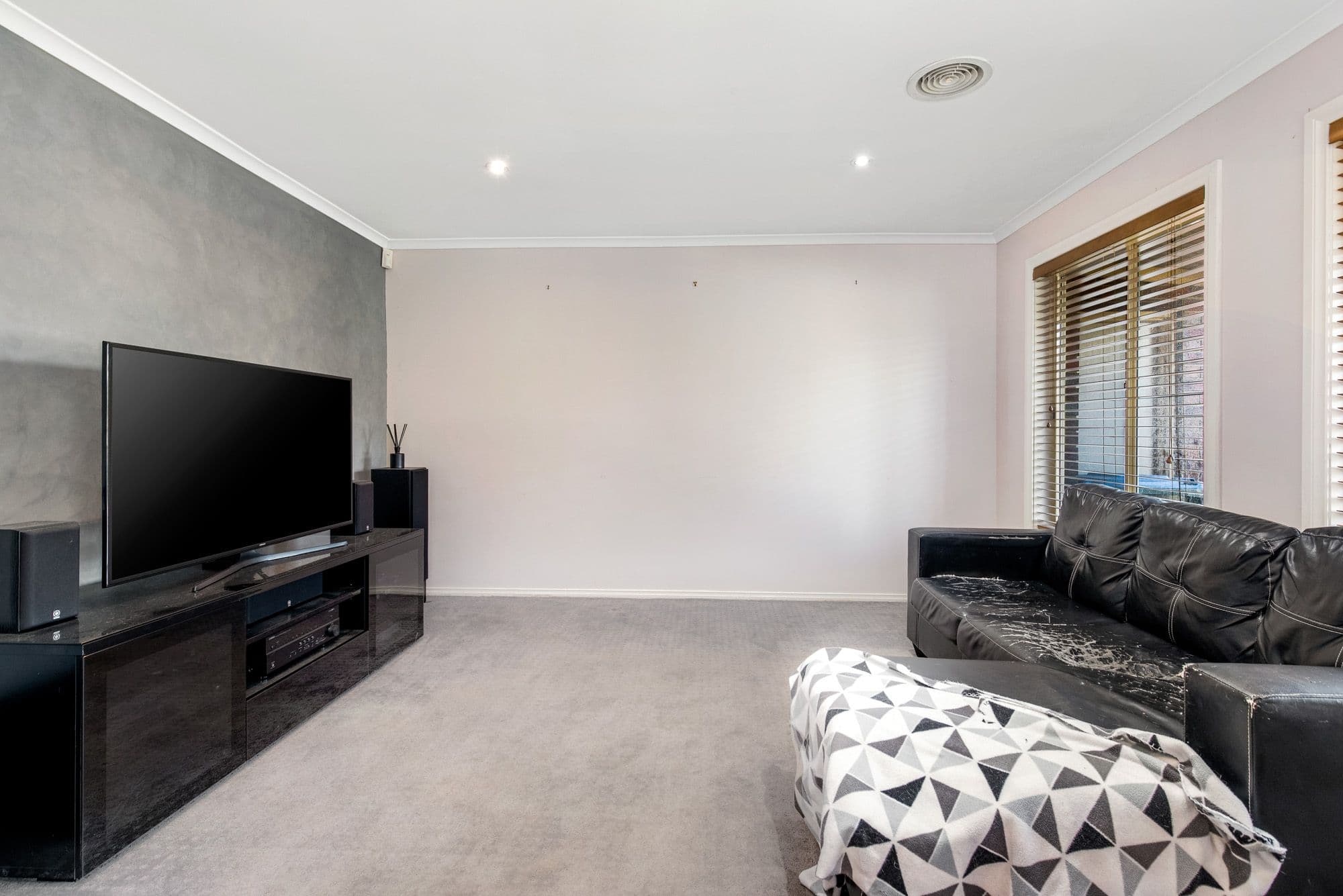 16 Abbotswood Drive, Hoppers Crossing VIC 3029, Hoppers Crossing - Thumbnail 4
