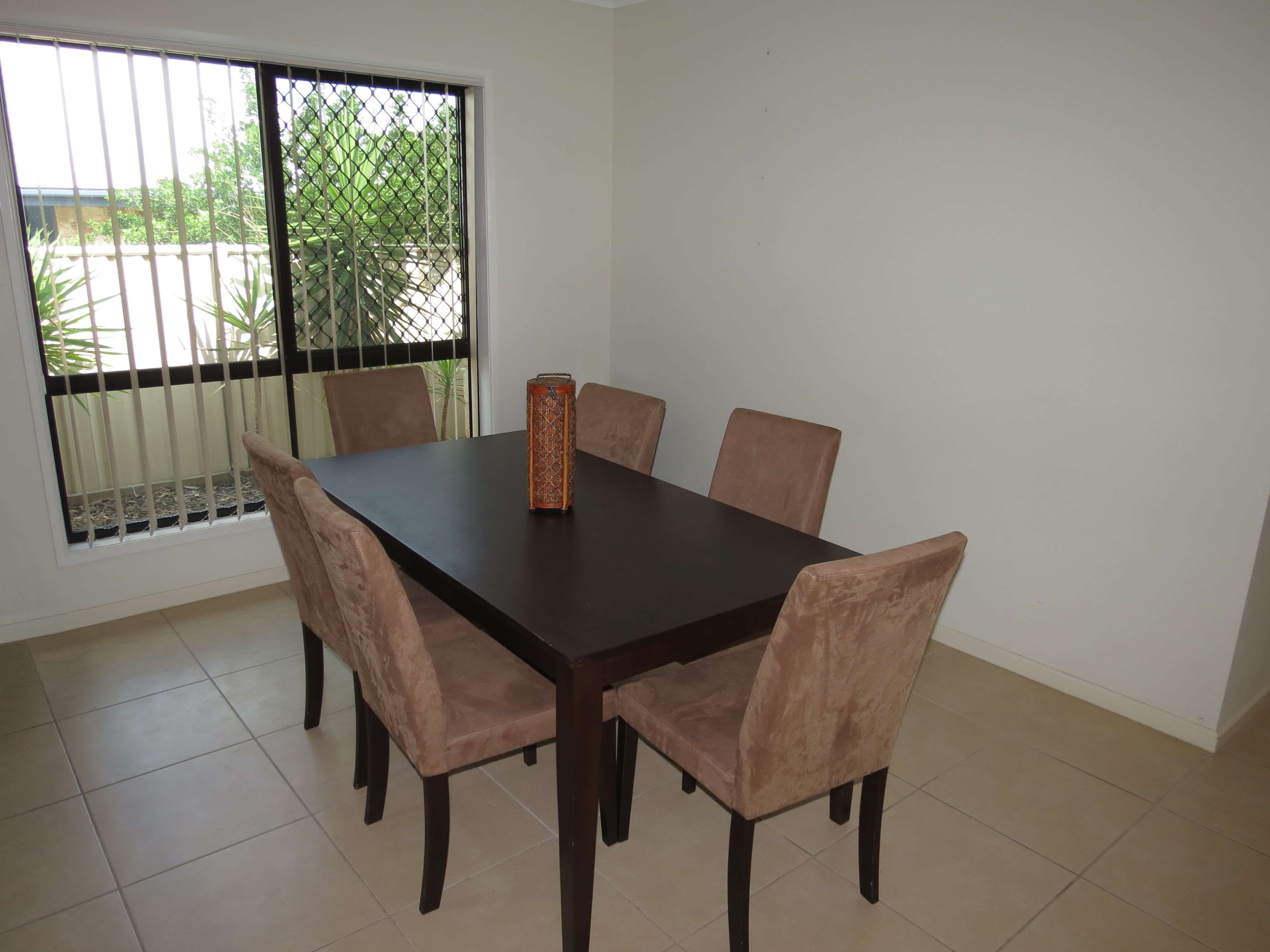 14 Saville Street, Emerald QLD 4720, Emerald - Thumbnail 4