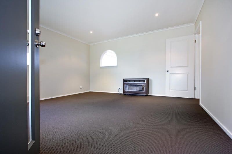 31 Robertson Drive, MORNINGTON VIC 3931, Mornington - Thumbnail 4