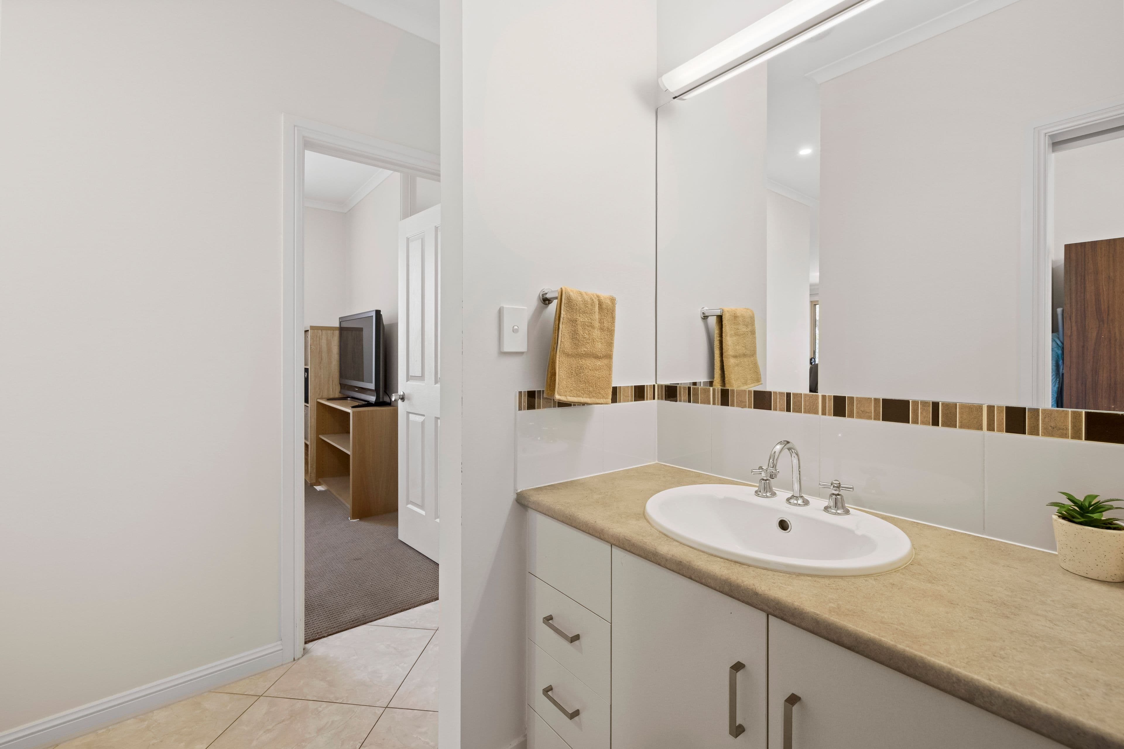 1 Dawlish Road, Osborne SA 5017, Osborne - Thumbnail 4