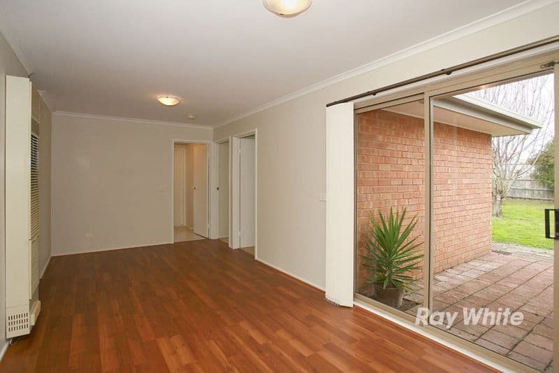 16 Joyce Street, CRANBOURNE VIC 3977, Cranbourne West - Thumbnail 6