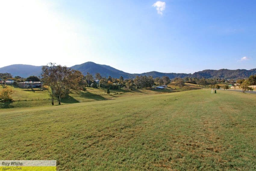 5 Angshelle Court, SAMFORD VALLEY QLD 4520, Samford Valley - Thumbnail 4