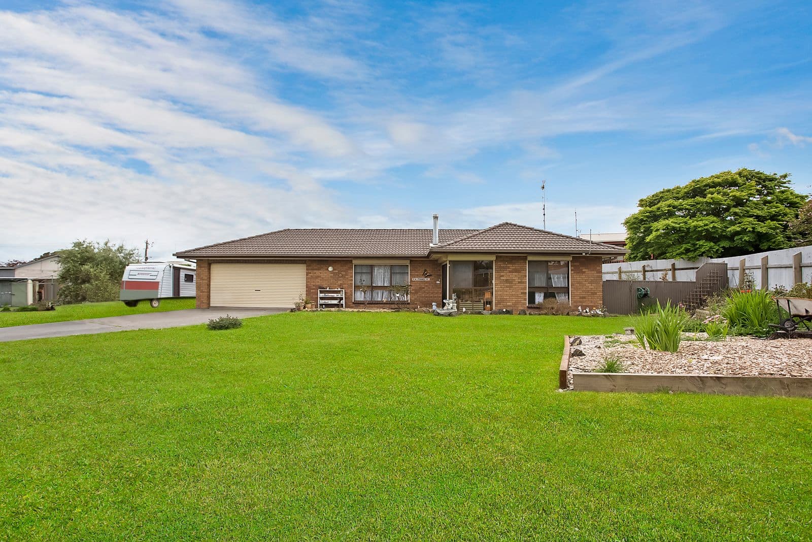 12 Bond Street, Timboon VIC 3268, Timboon - Thumbnail 2