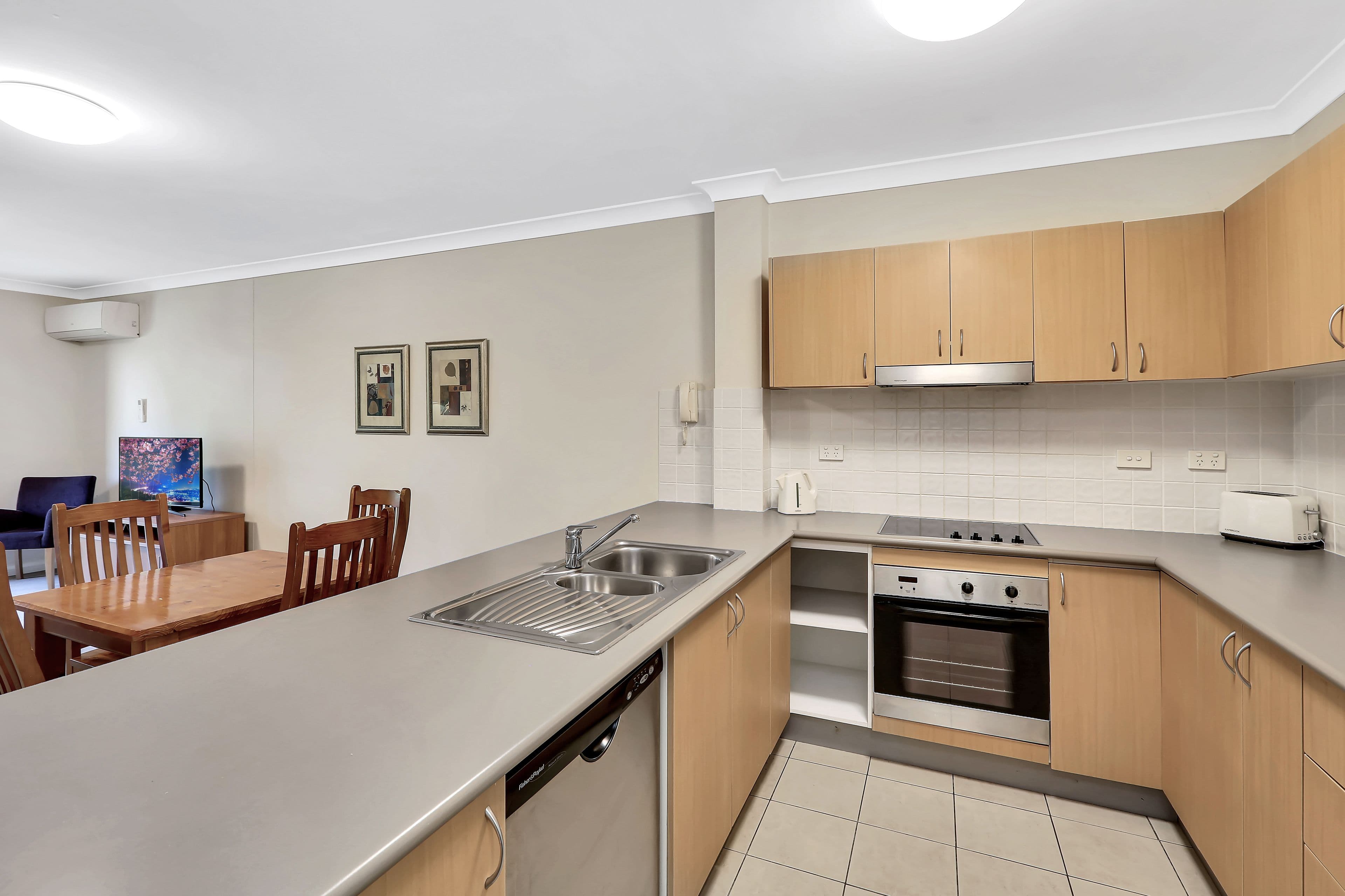 10 Fernhill Avenue, Cranbourne - Thumbnail 2