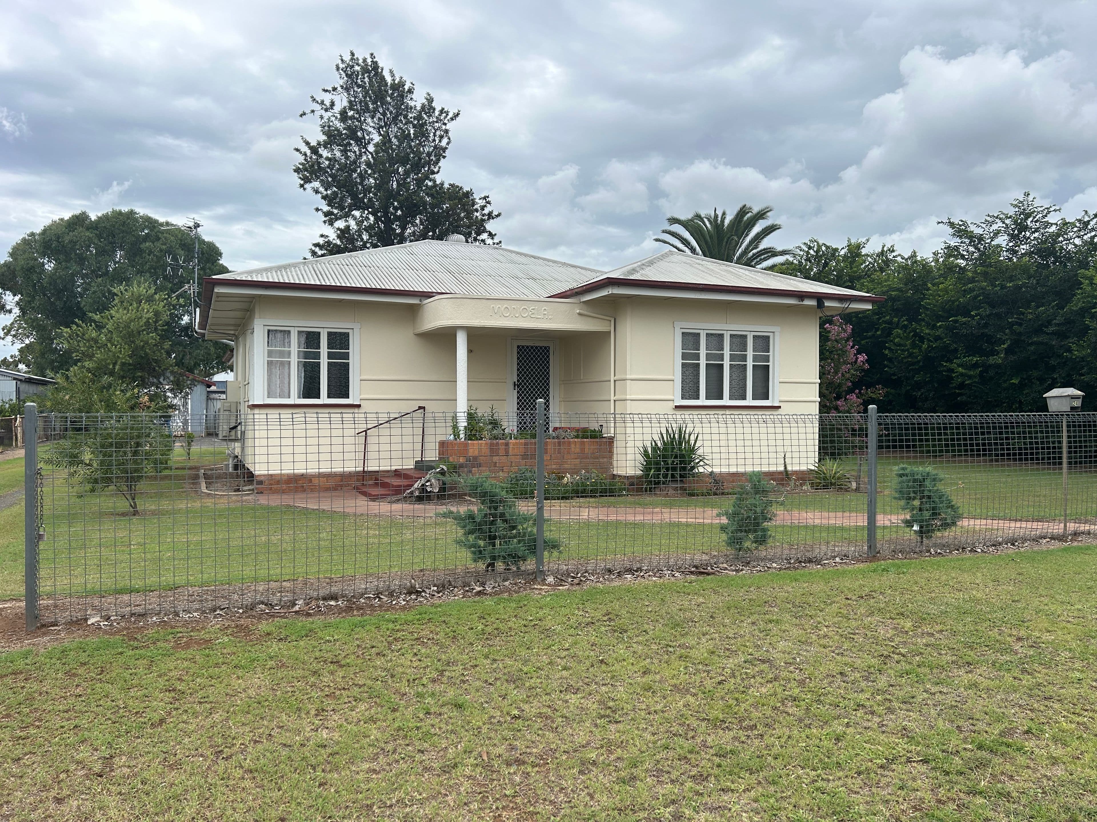 24 Davidson Street, Oakey QLD 4401, Oakey - Image 1