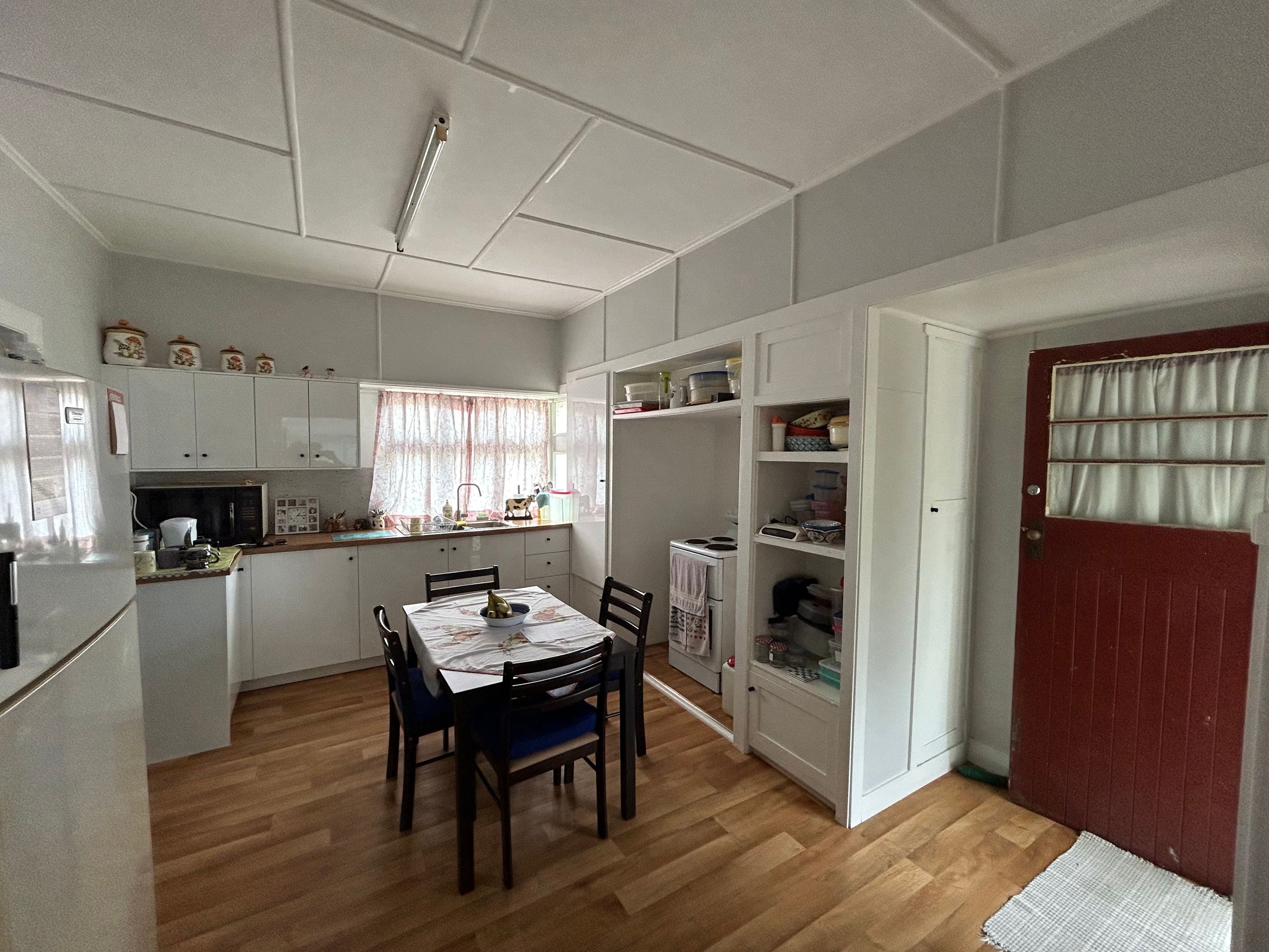 24 Davidson Street, Oakey QLD 4401, Oakey - Thumbnail 2