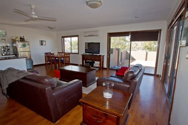 15 Mark Way, MOUNT TARCOOLA WA 6530, Mount Tarcoola - Thumbnail 2