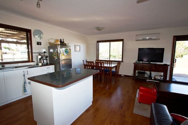 15 Mark Way, MOUNT TARCOOLA WA 6530, Mount Tarcoola - Thumbnail 4