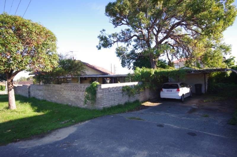 1 Wollong  Place, NOLLAMARA WA 6061, Nollamara - Thumbnail 2