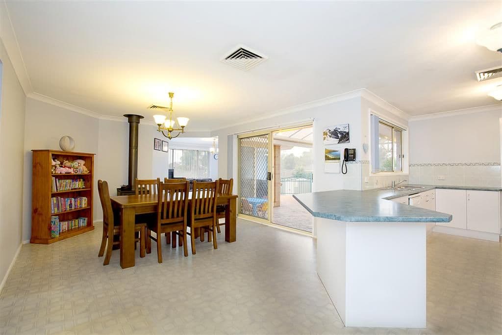 9 Kylie Tennant Close, Glenmore Park NSW 2745, Glenmore Park - Thumbnail 3