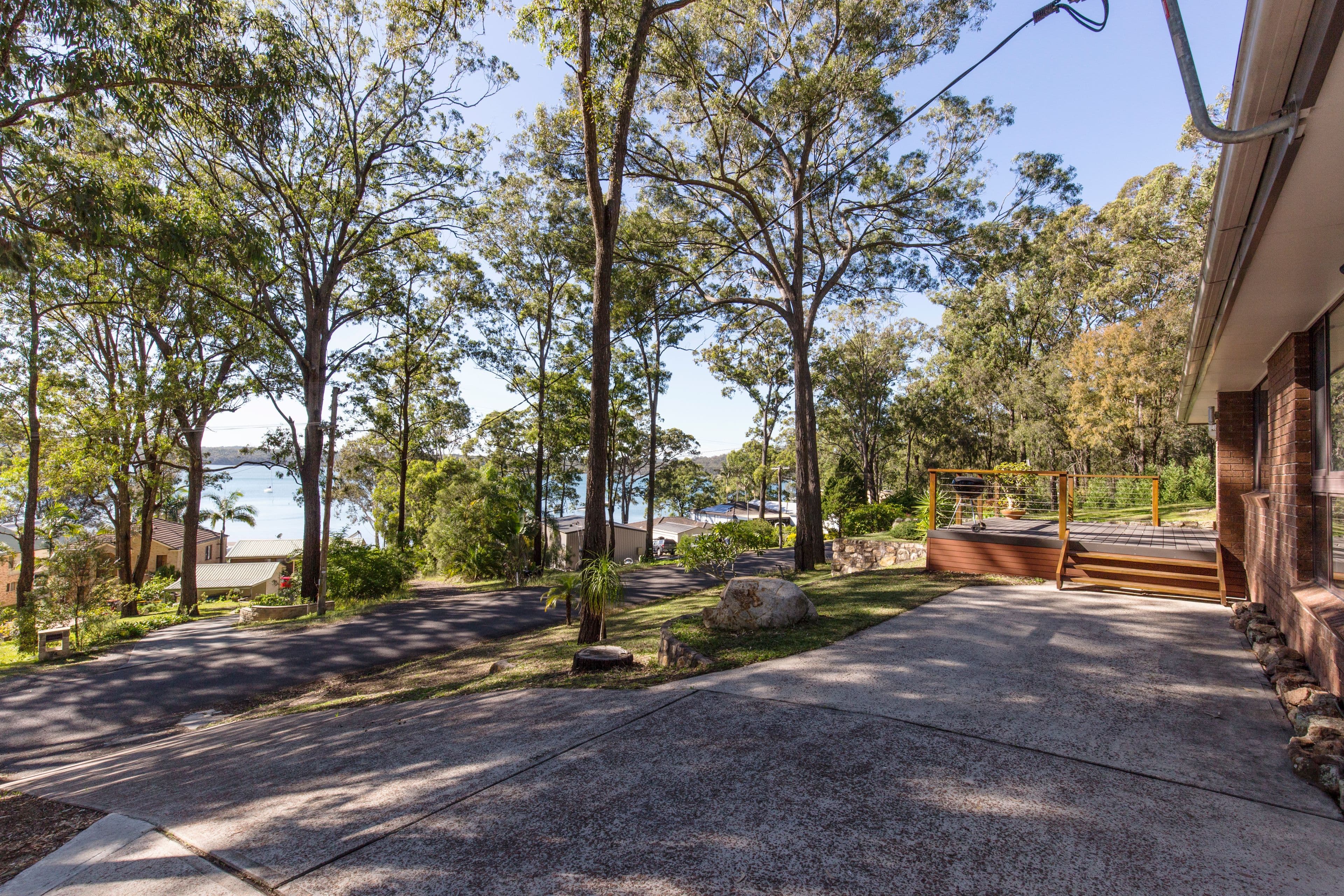71 Cove Boulevard, North Arm Cove - Thumbnail 2