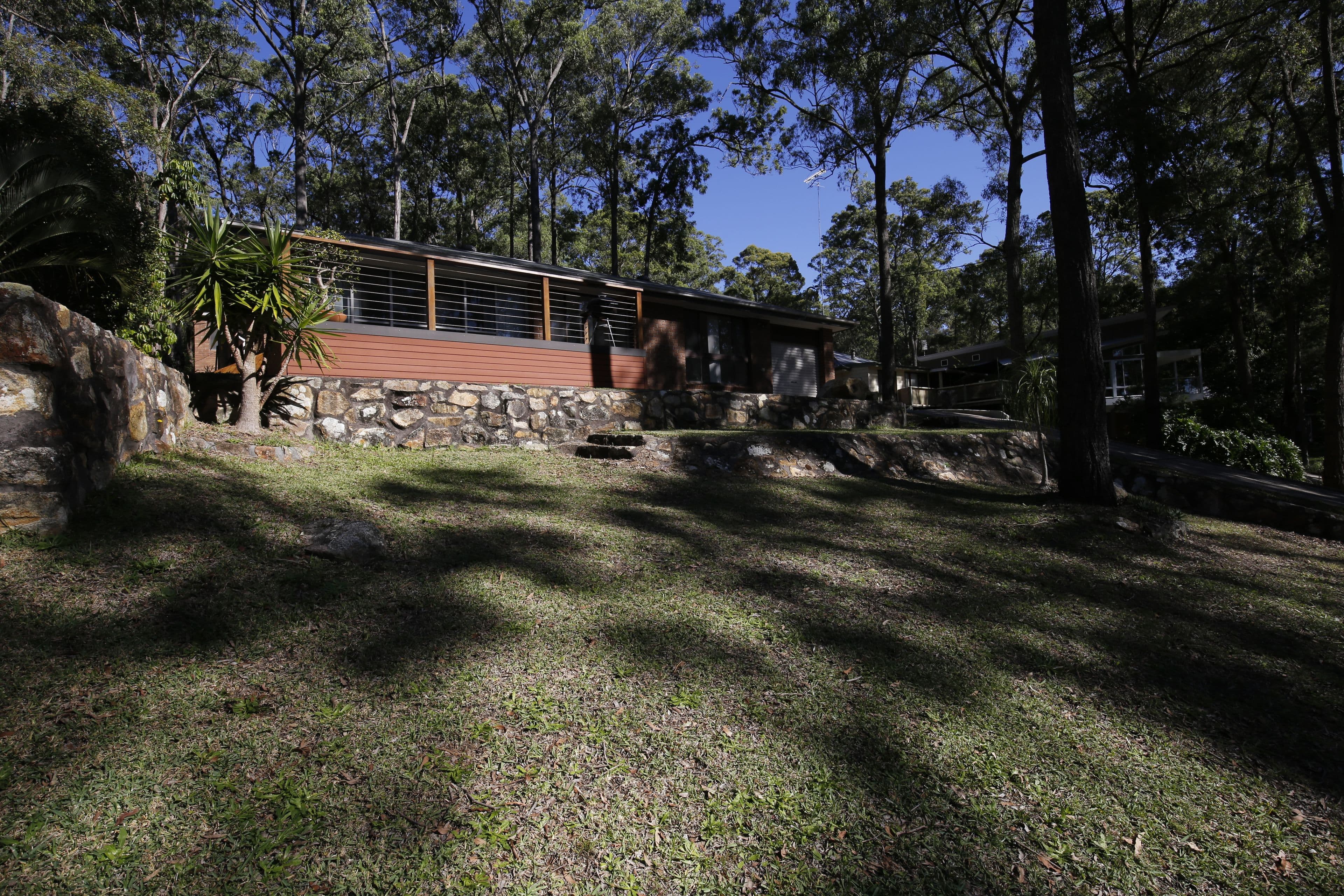 71 Cove Boulevard, North Arm Cove - Thumbnail 4