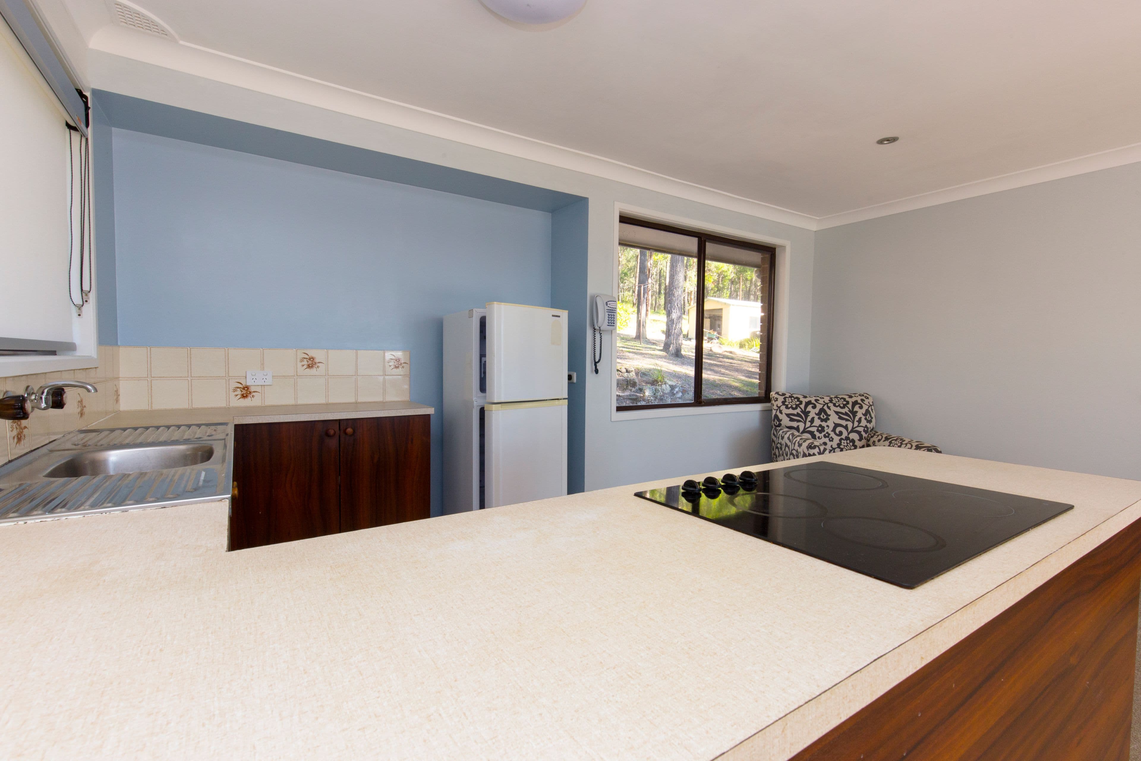 71 Cove Boulevard, North Arm Cove - Thumbnail 6
