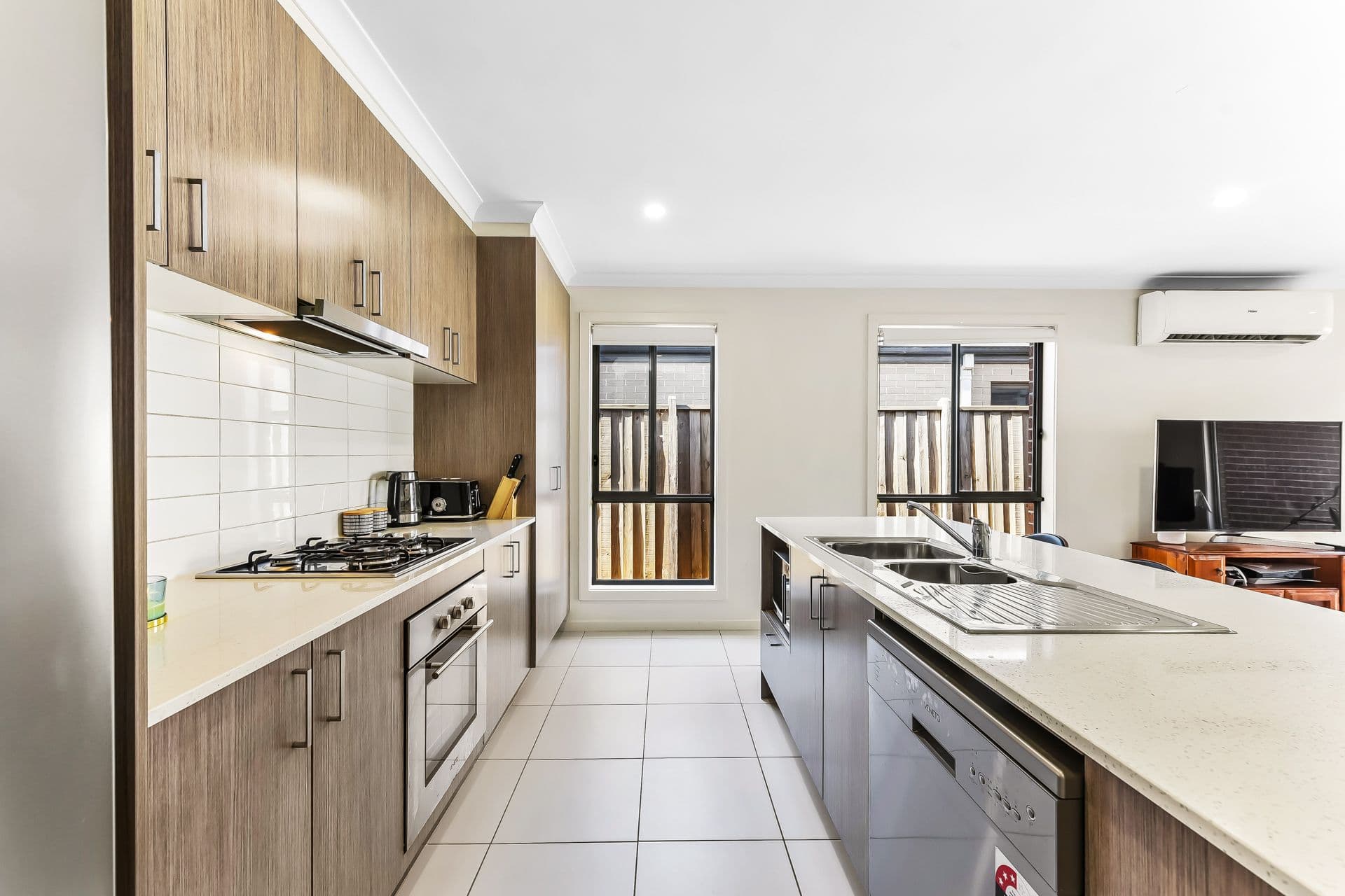 14 Destiny Drive, Cranbourne North VIC 3977, Cranbourne North - Thumbnail 4