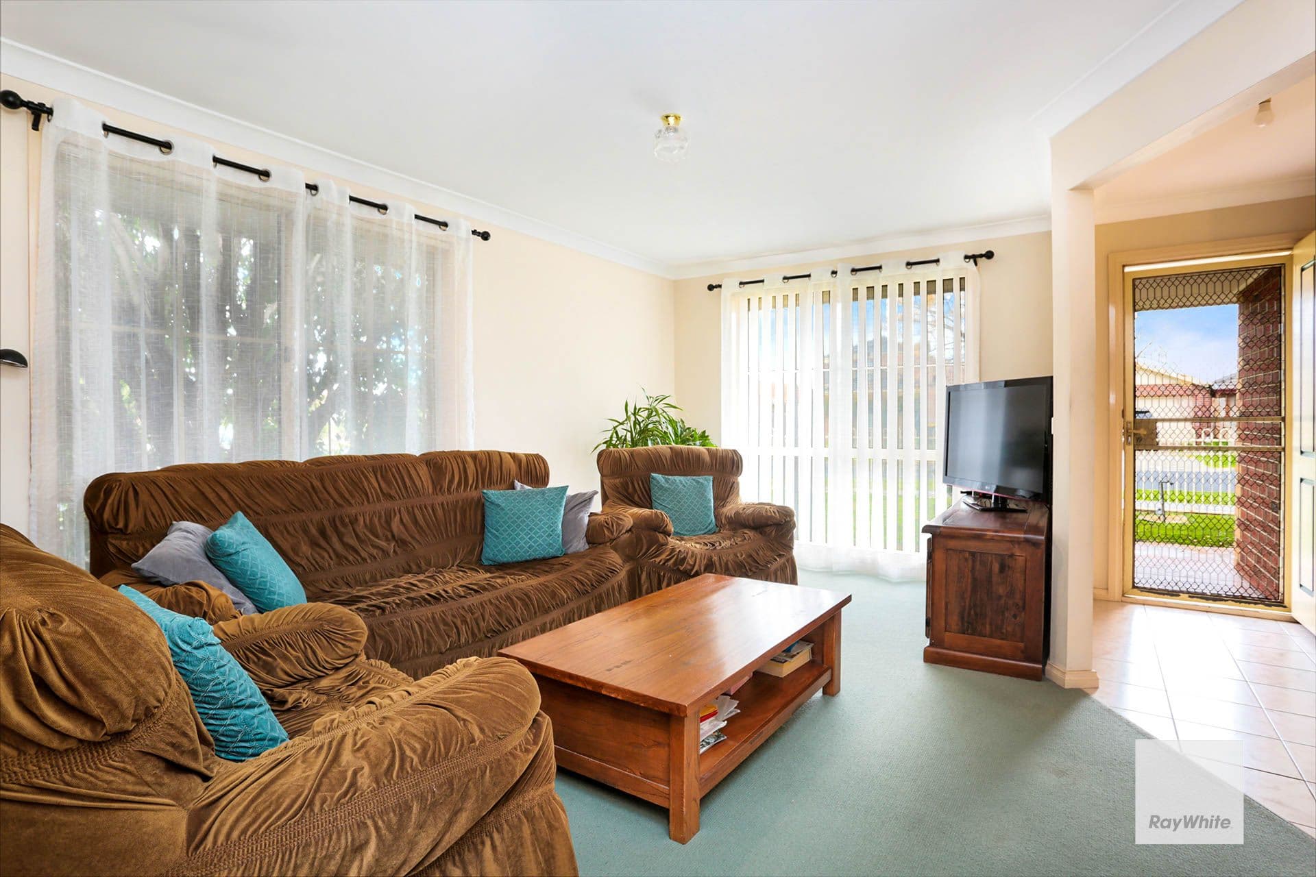 25 Spicer Boulevard, Altona Meadows VIC 3028, Altona Meadows - Thumbnail 2
