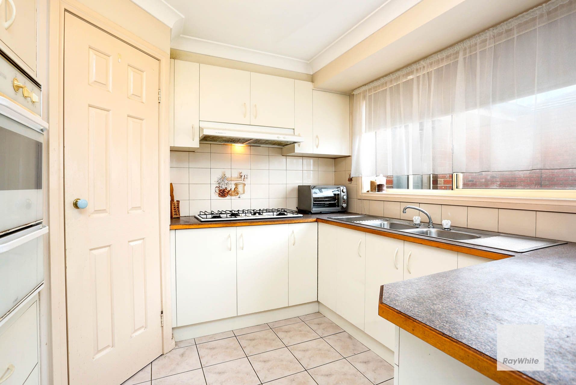 25 Spicer Boulevard, Altona Meadows VIC 3028, Altona Meadows - Thumbnail 4