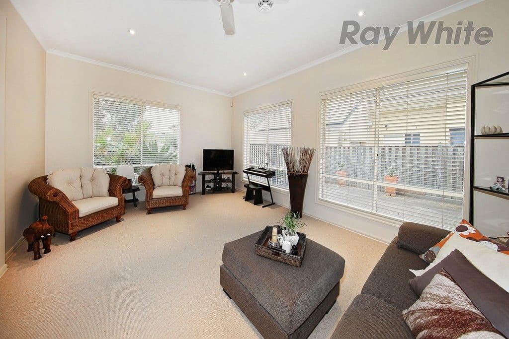 32 South Shore Avenue, Sanctuary Lakes VIC 3030, Sanctuary Lakes - Thumbnail 3