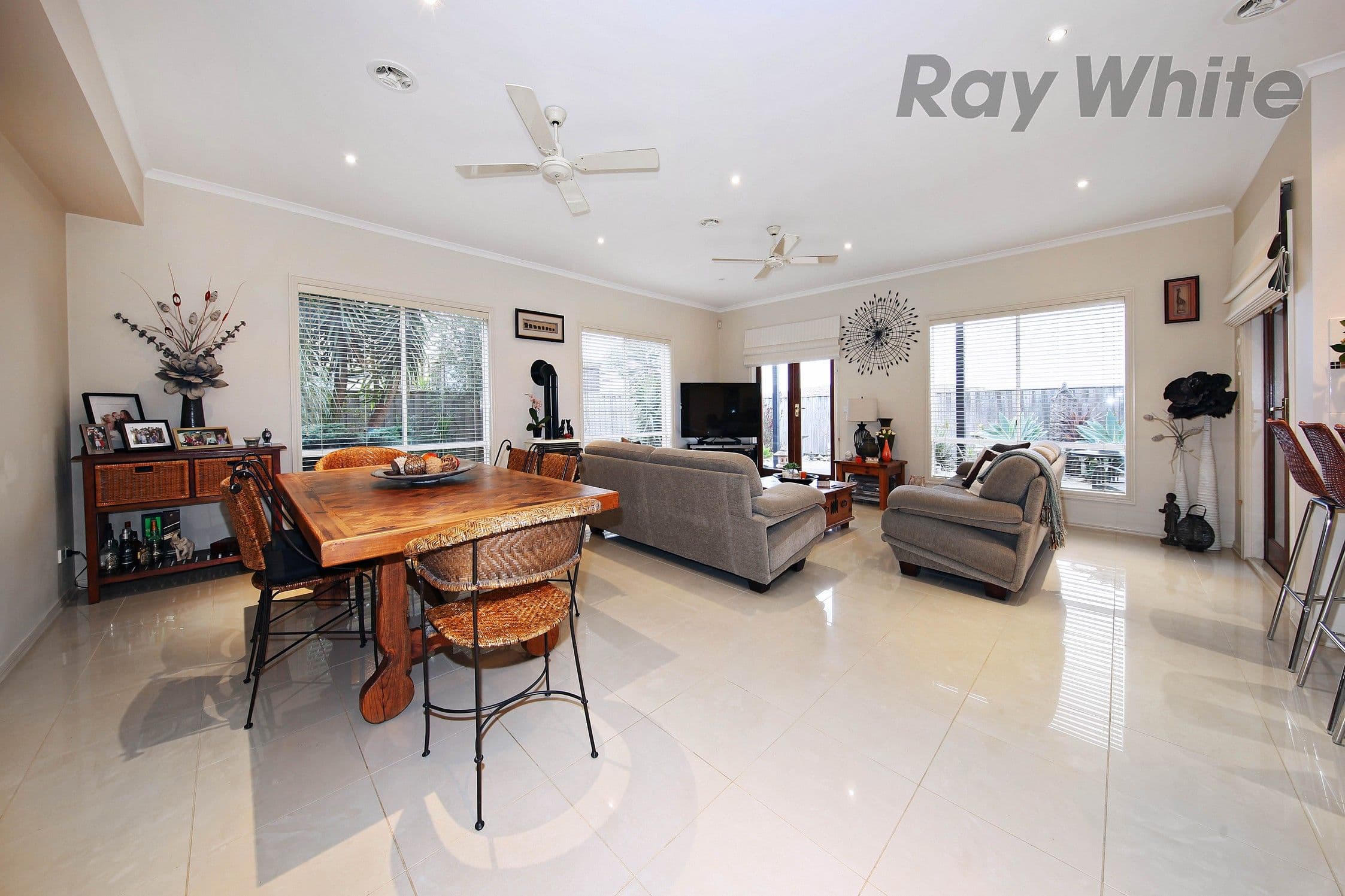 32 South Shore Avenue, Sanctuary Lakes VIC 3030, Sanctuary Lakes - Thumbnail 6