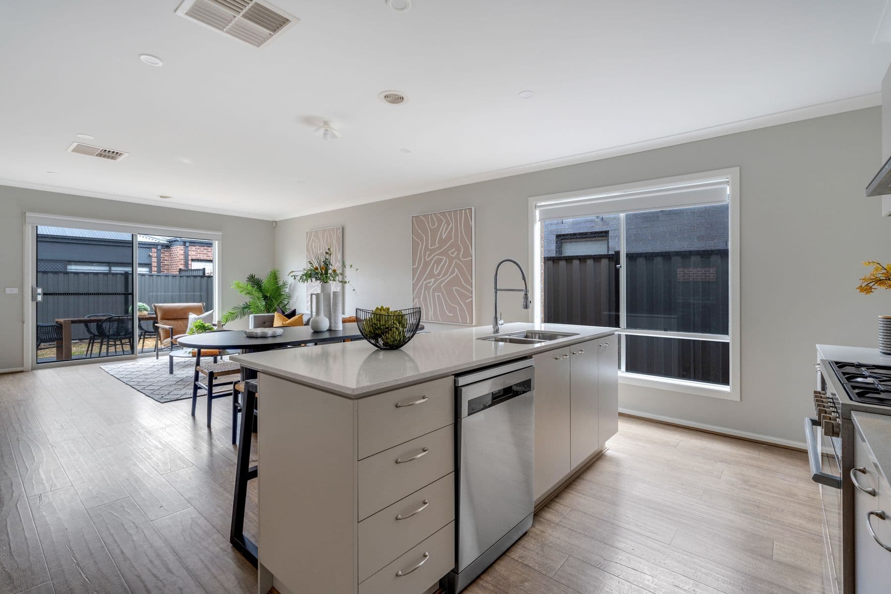 11 Lignum Street, Craigieburn VIC 3064, Craigieburn - Thumbnail 5
