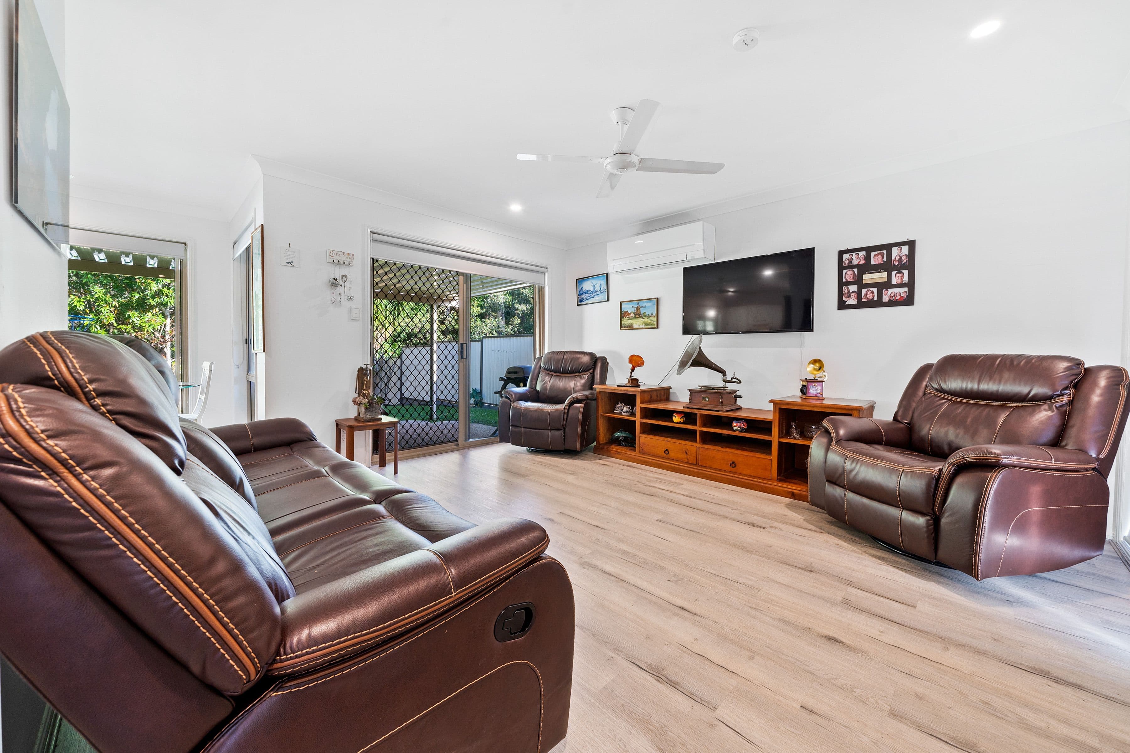 42 Hampden Crescent, Heritage Park QLD 4118, Heritage Park - Thumbnail 2
