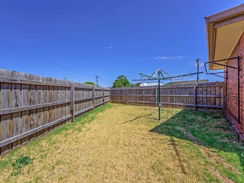 2 Manfred Avenue, ST ALBANS VIC 3021, St Albans - Thumbnail 6