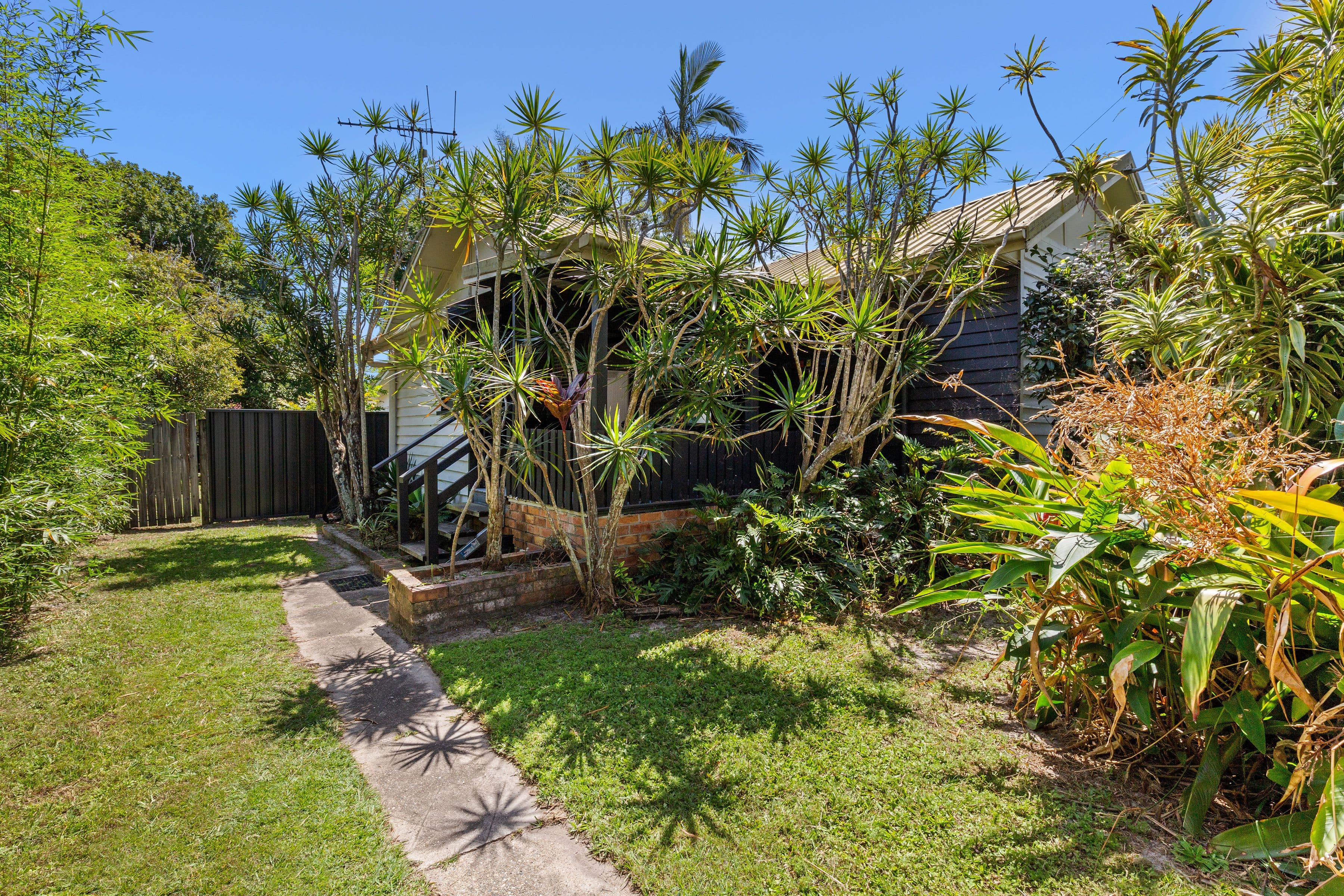 3 Sampson Street, Deception Bay QLD 4508, Deception Bay - Thumbnail 2