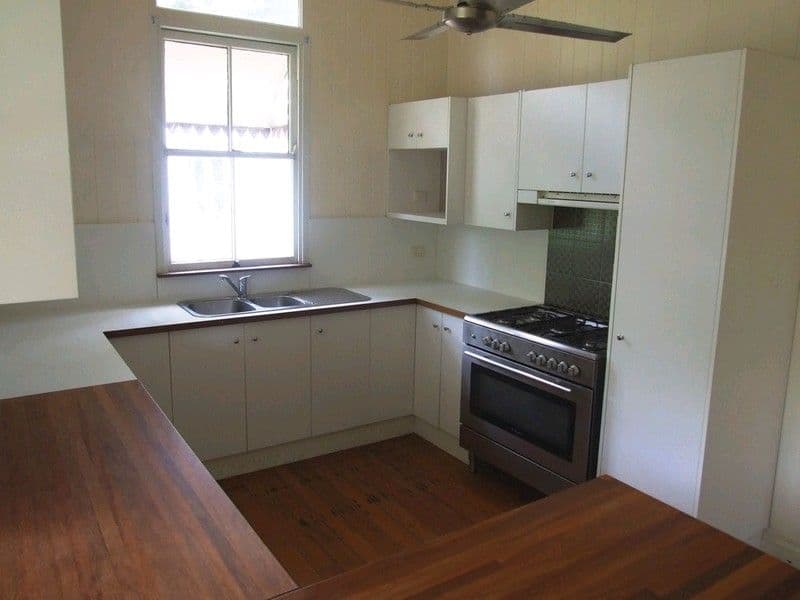 7 Creek Street, CROWS NEST QLD 4355, Crows Nest - Thumbnail 2