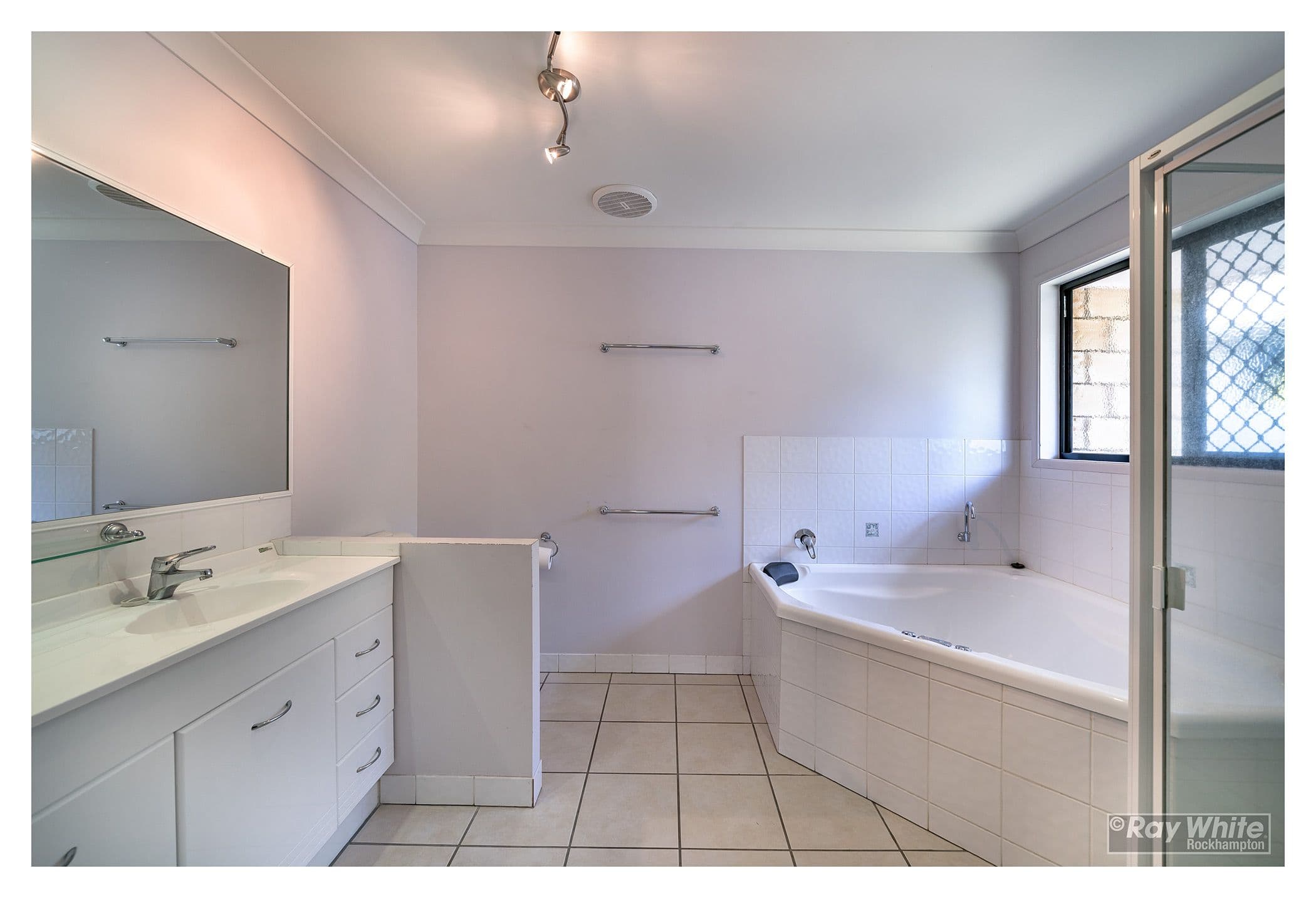 12 Cypress Avenue, Norman Gardens QLD 4701, Norman Gardens - Thumbnail 3