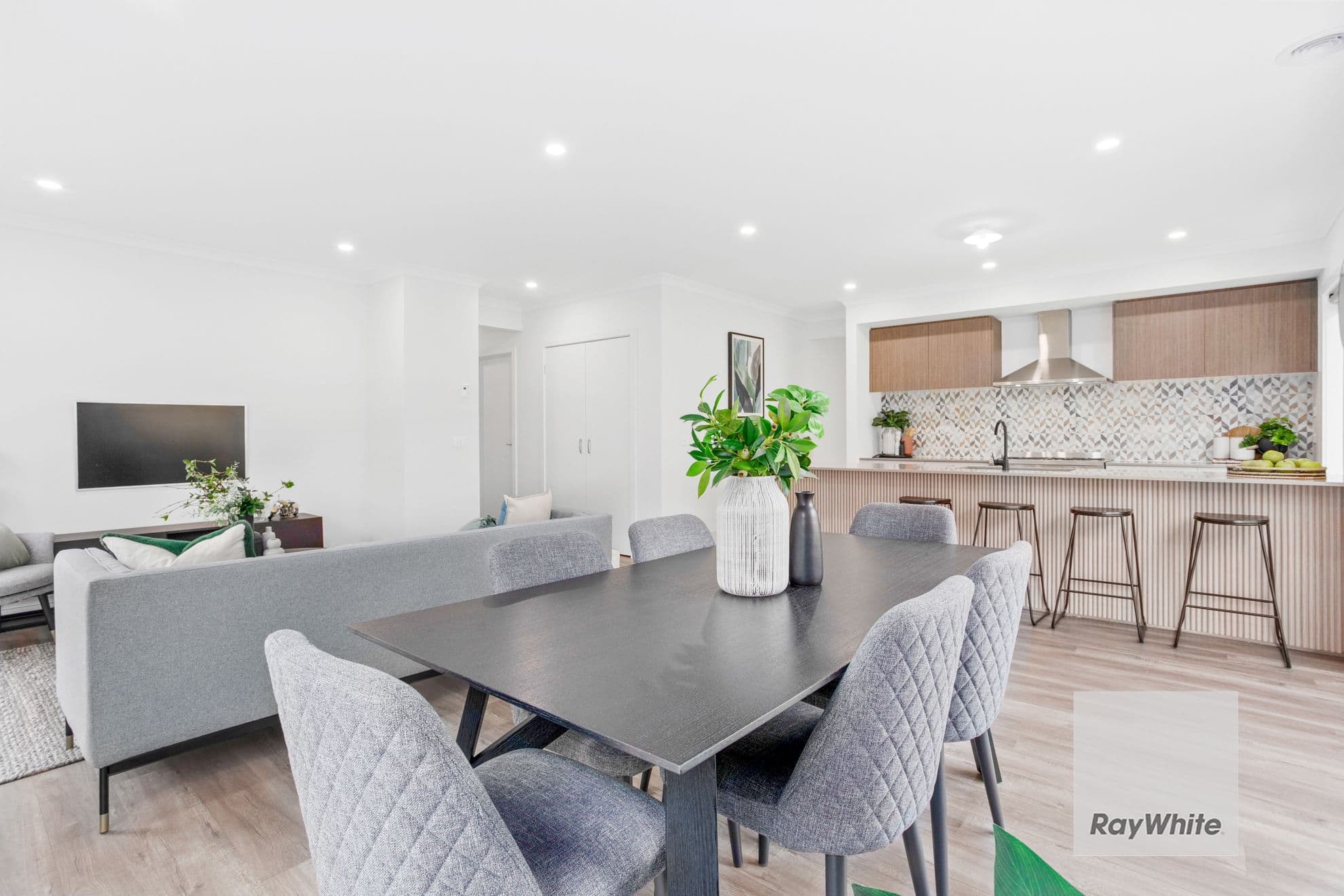 40 Waterfern Street, FRASER RISE VIC 3336, Fraser Rise - Thumbnail 3
