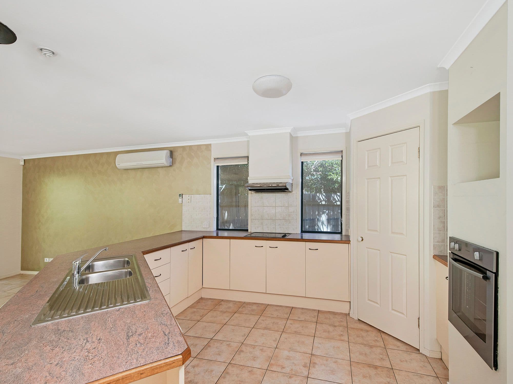11 Chiswick Place, Forest Lake QLD 4078, Forest Lake - Thumbnail 6