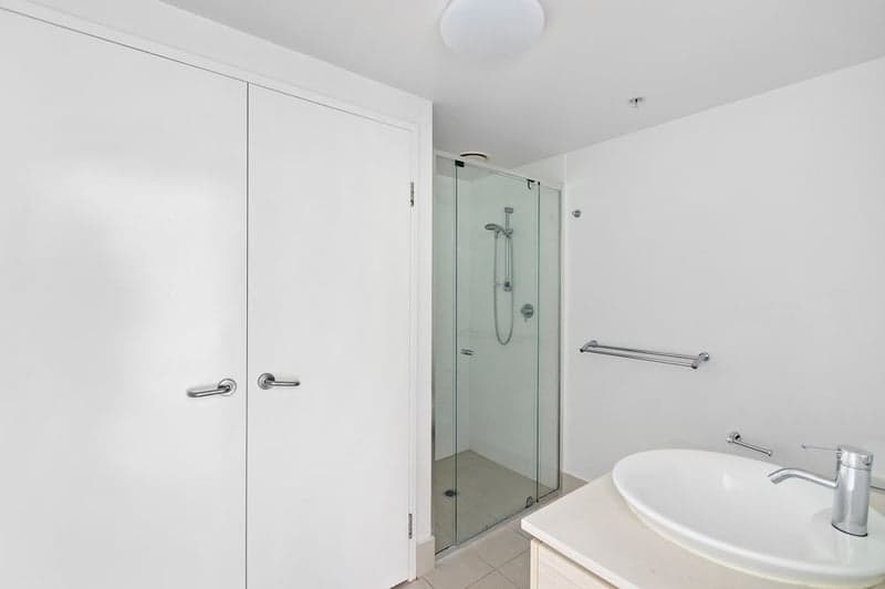 8 Harbour Road, Hamilton - Thumbnail 4