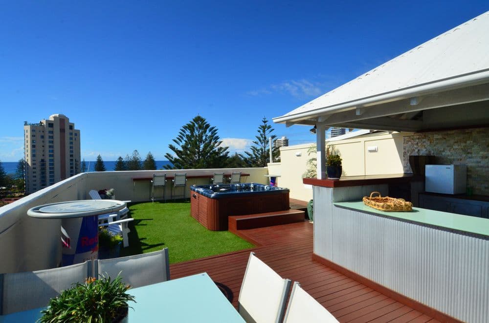 22 Armick Avenue, BROADBEACH QLD 4218, Broadbeach - Thumbnail 3