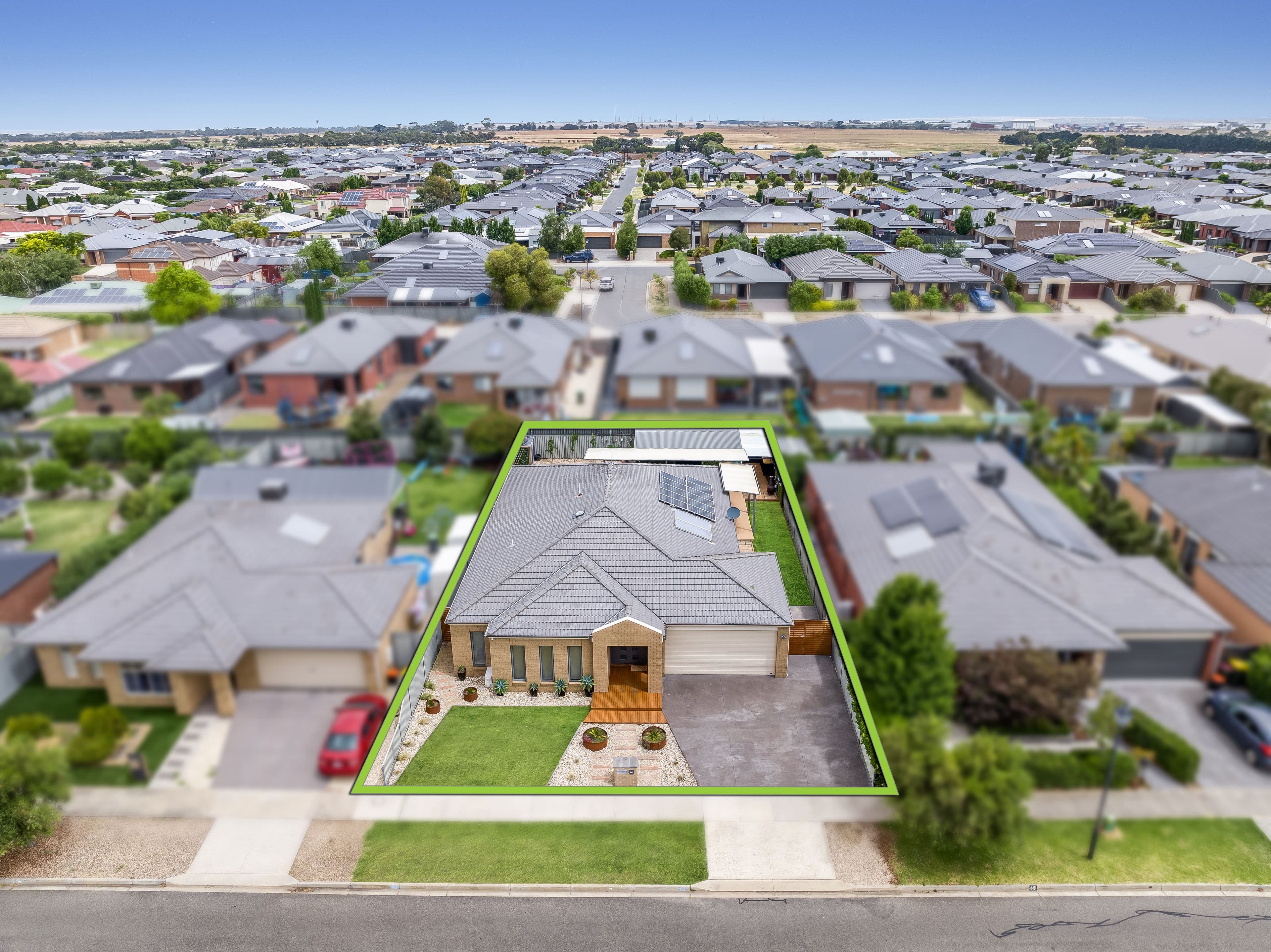 13 Melissa Drive, Lara VIC 3212, Lara - Thumbnail 2