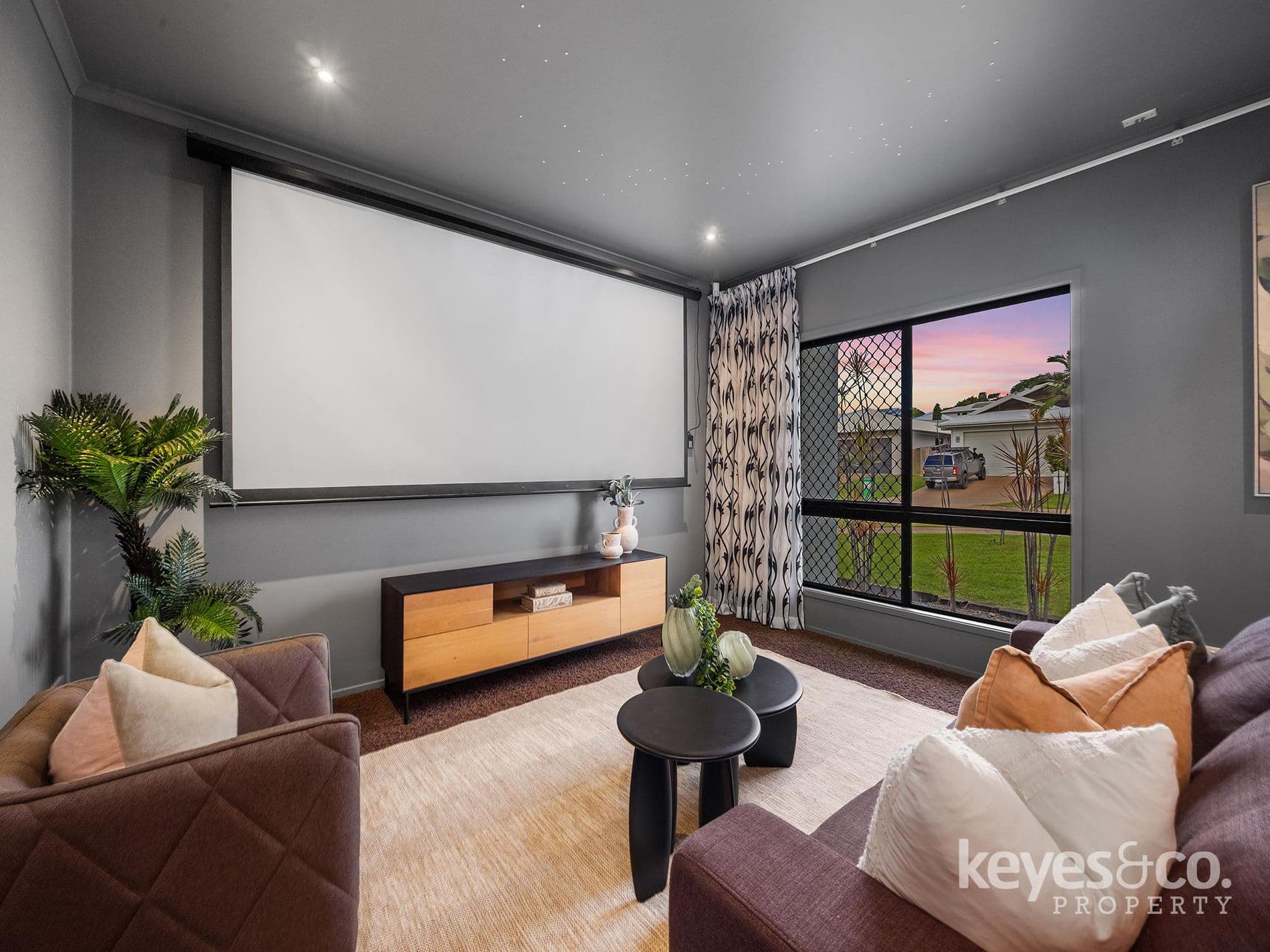 Space, Style and Side Access, Klewarra Boulevard - Thumbnail 3