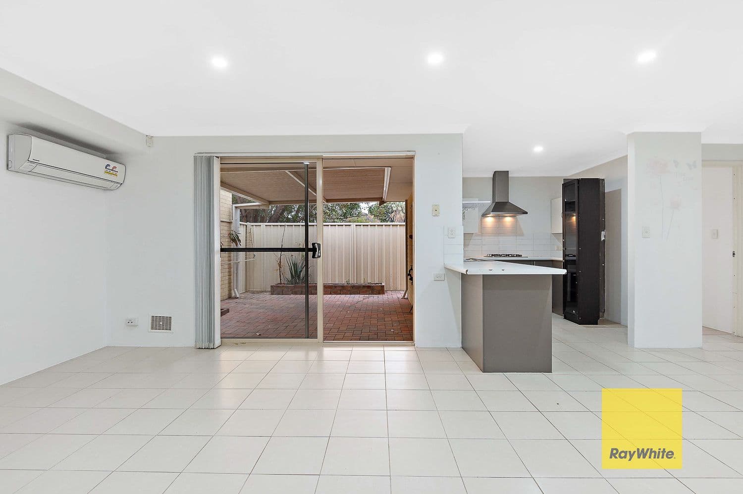 42 Merrifield Avenue, Kelmscott WA 6111, Kelmscott - Thumbnail 4