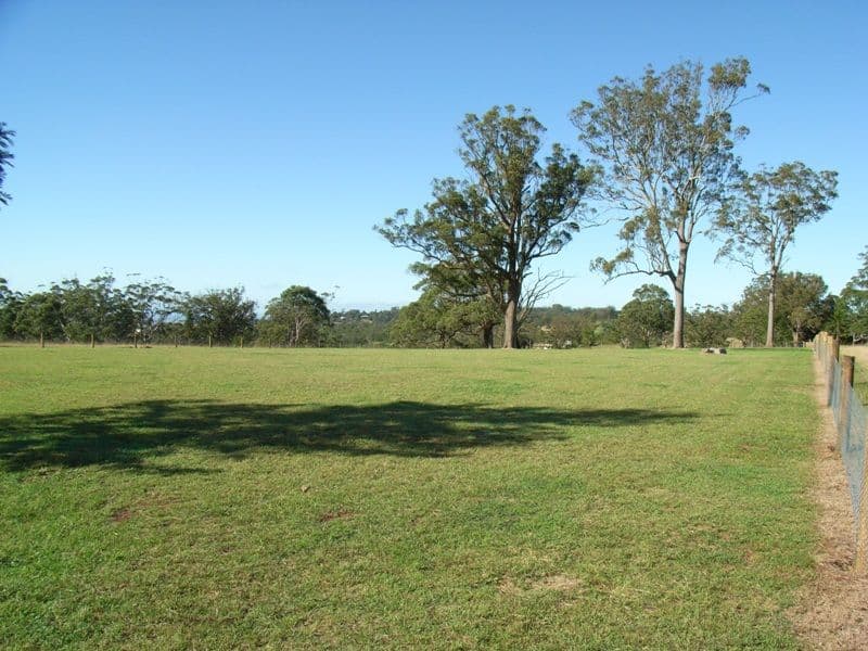 11 Bradys Road, HIGHFIELDS QLD 4352, Highfields - Thumbnail 2