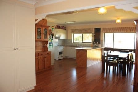 73 Wanstead Street, COROWA NSW 2646, Corowa - Thumbnail 3