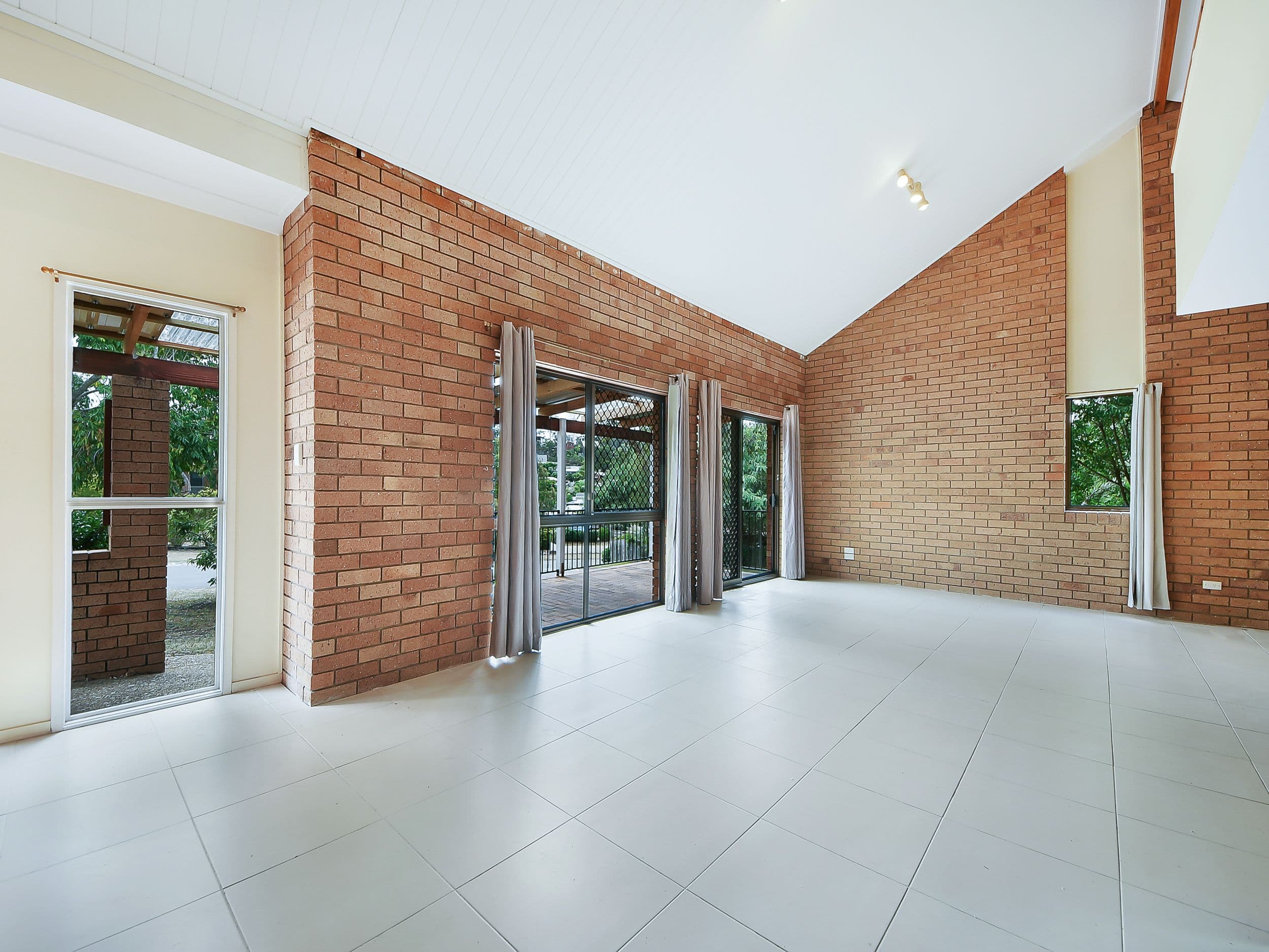 5 Jocasta Street, Eatons Hill QLD 4037, Eatons Hill - Thumbnail 5