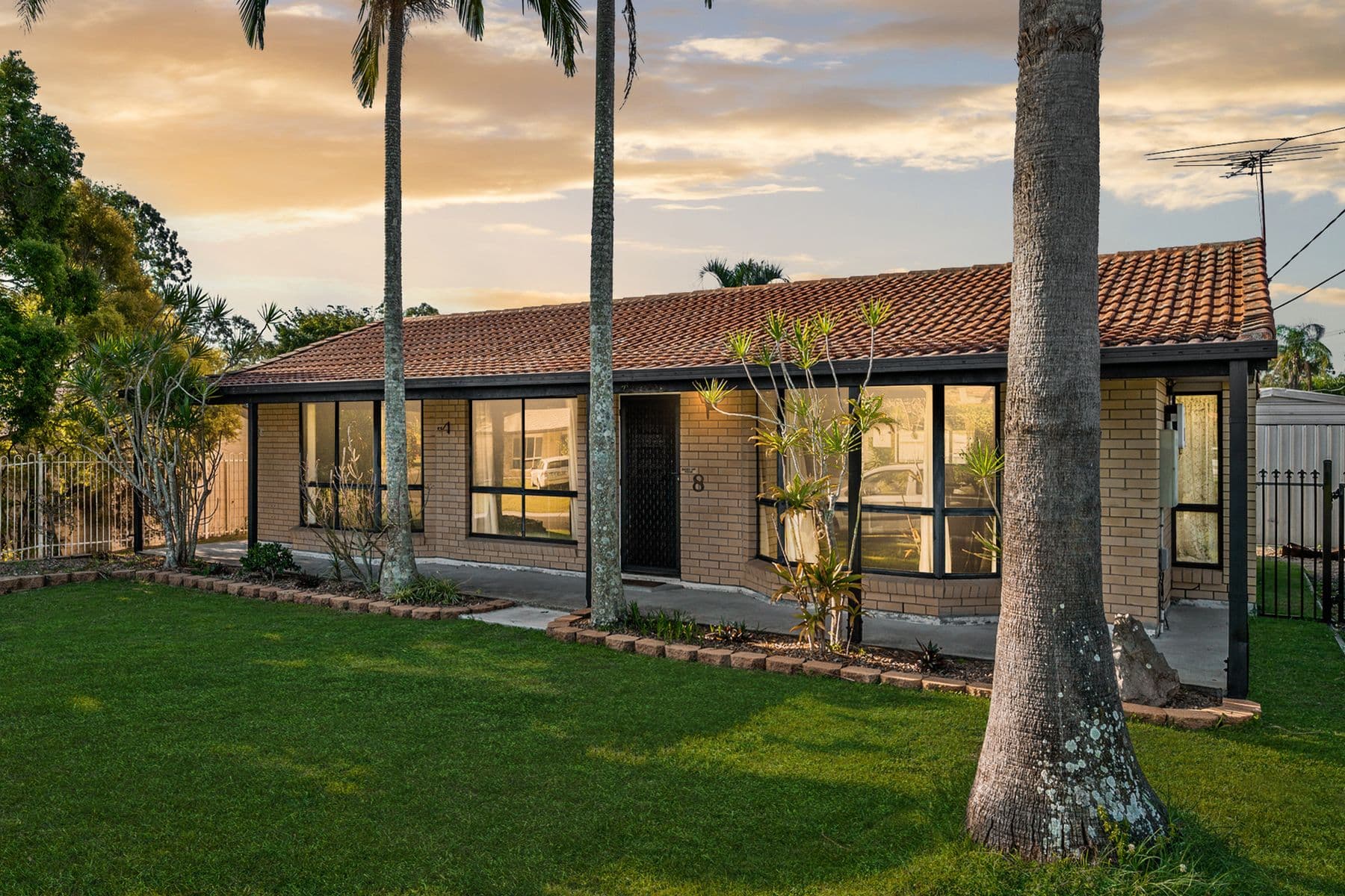 8 Limosa Court, Crestmead QLD 4132, Crestmead - Image 1