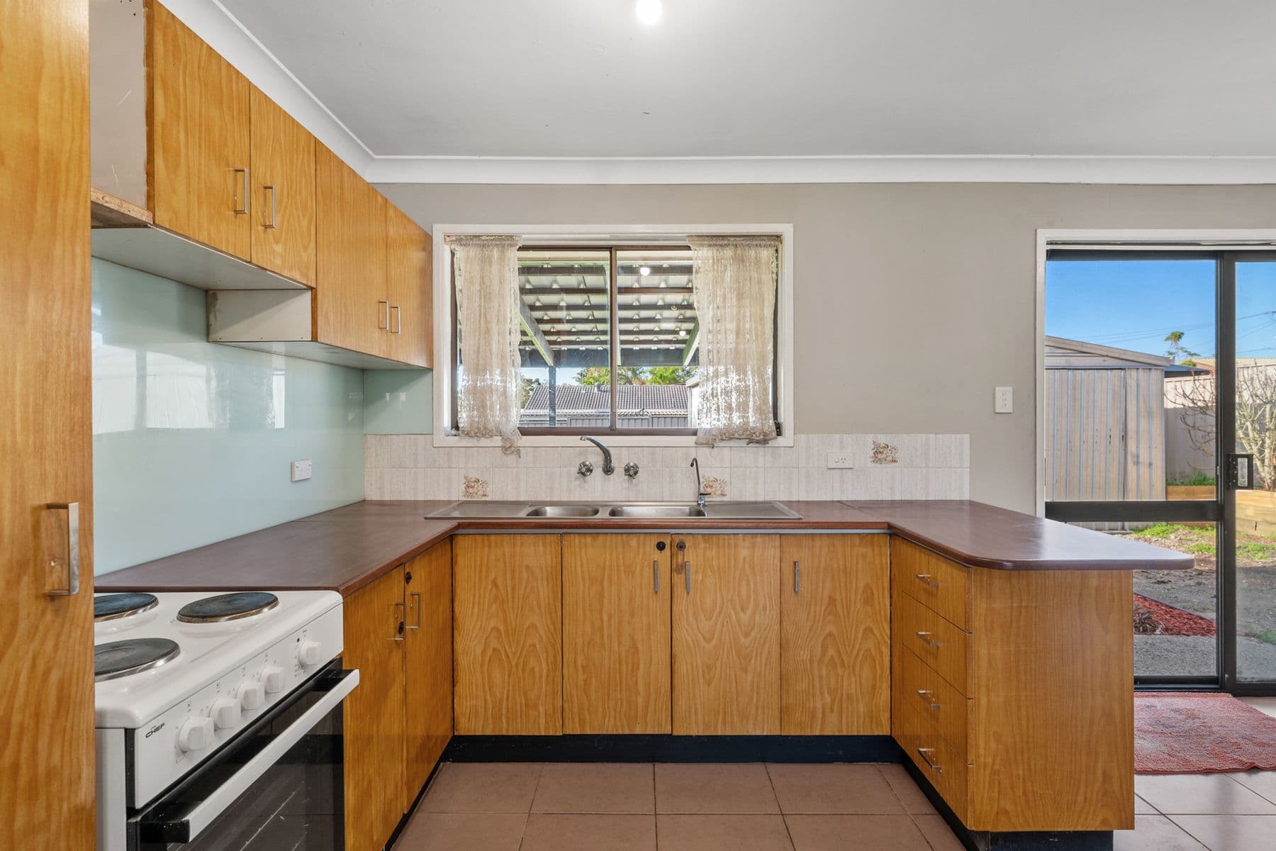 8 Limosa Court, Crestmead QLD 4132, Crestmead - Thumbnail 2