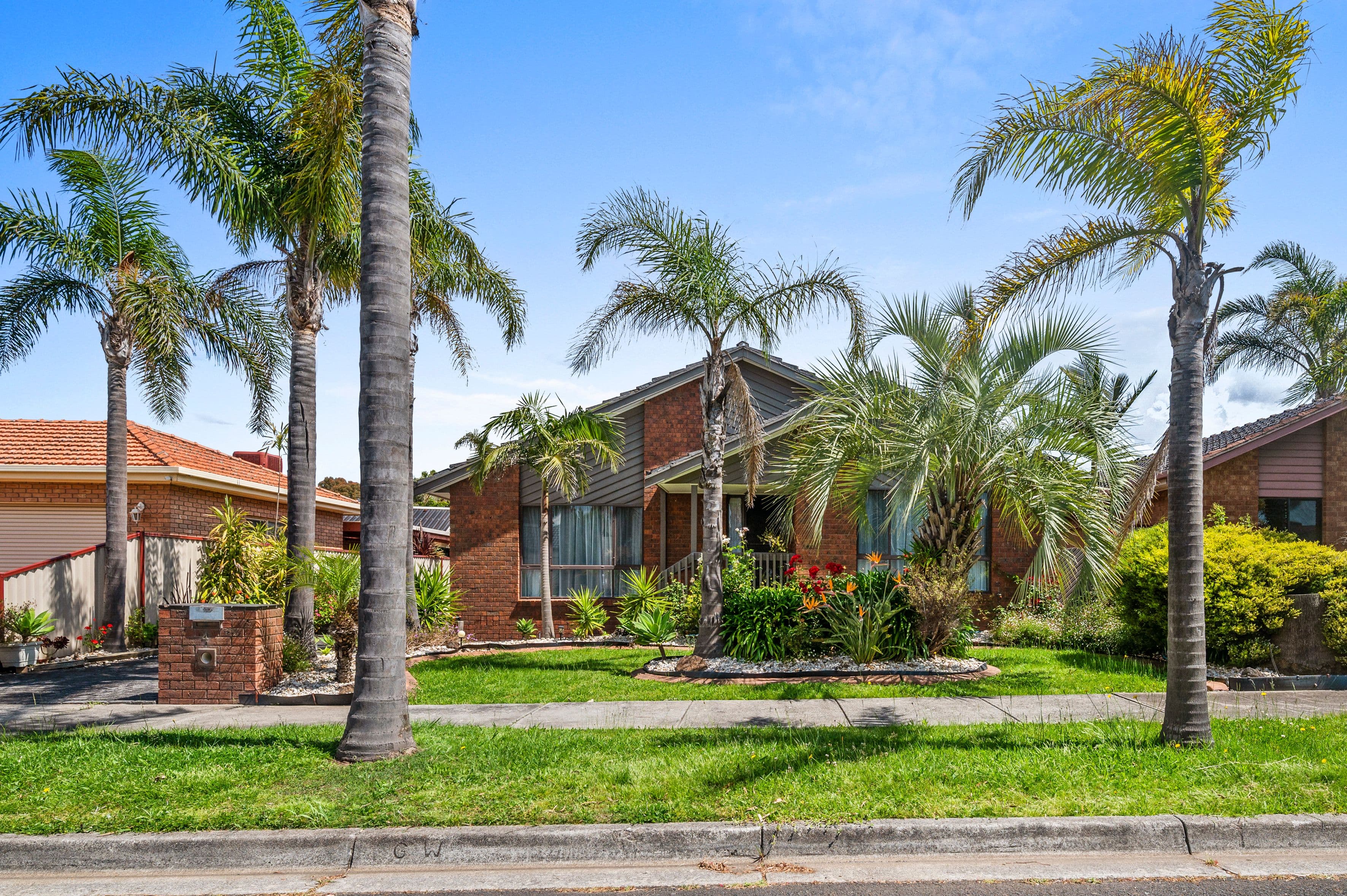 4 John Hunter Court, Mill Park VIC 3082, Mill Park - Thumbnail 2