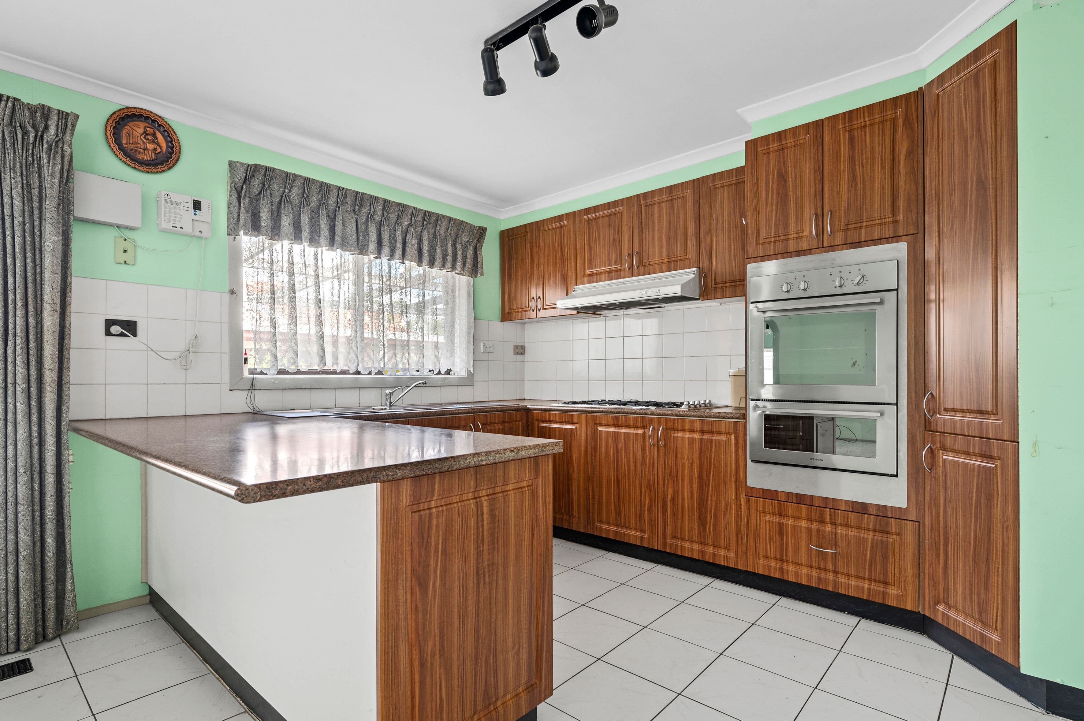 4 John Hunter Court, Mill Park VIC 3082, Mill Park - Thumbnail 4