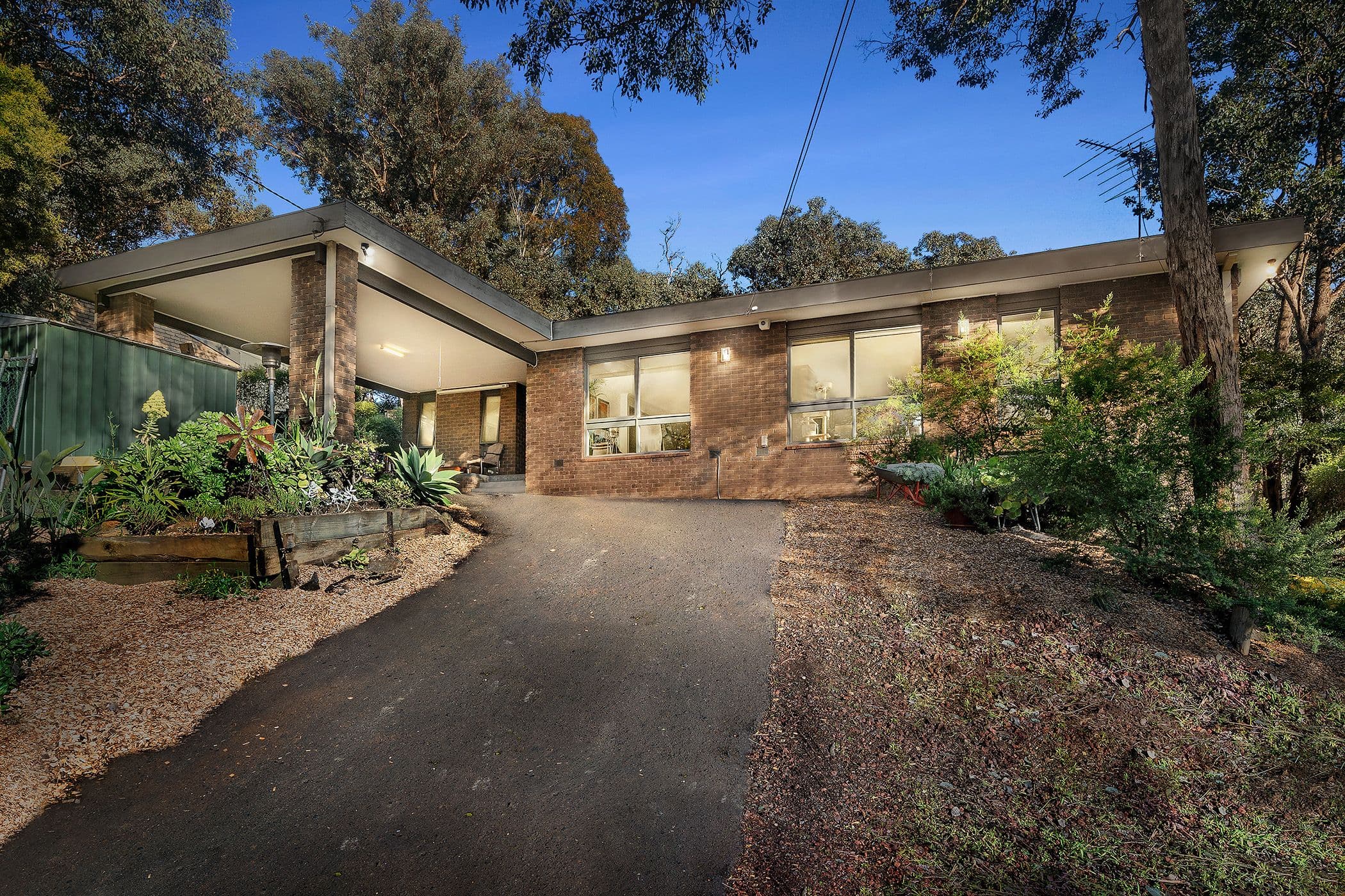 207 Scenic Crescent, Eltham North VIC 3095, Eltham North - Image 1