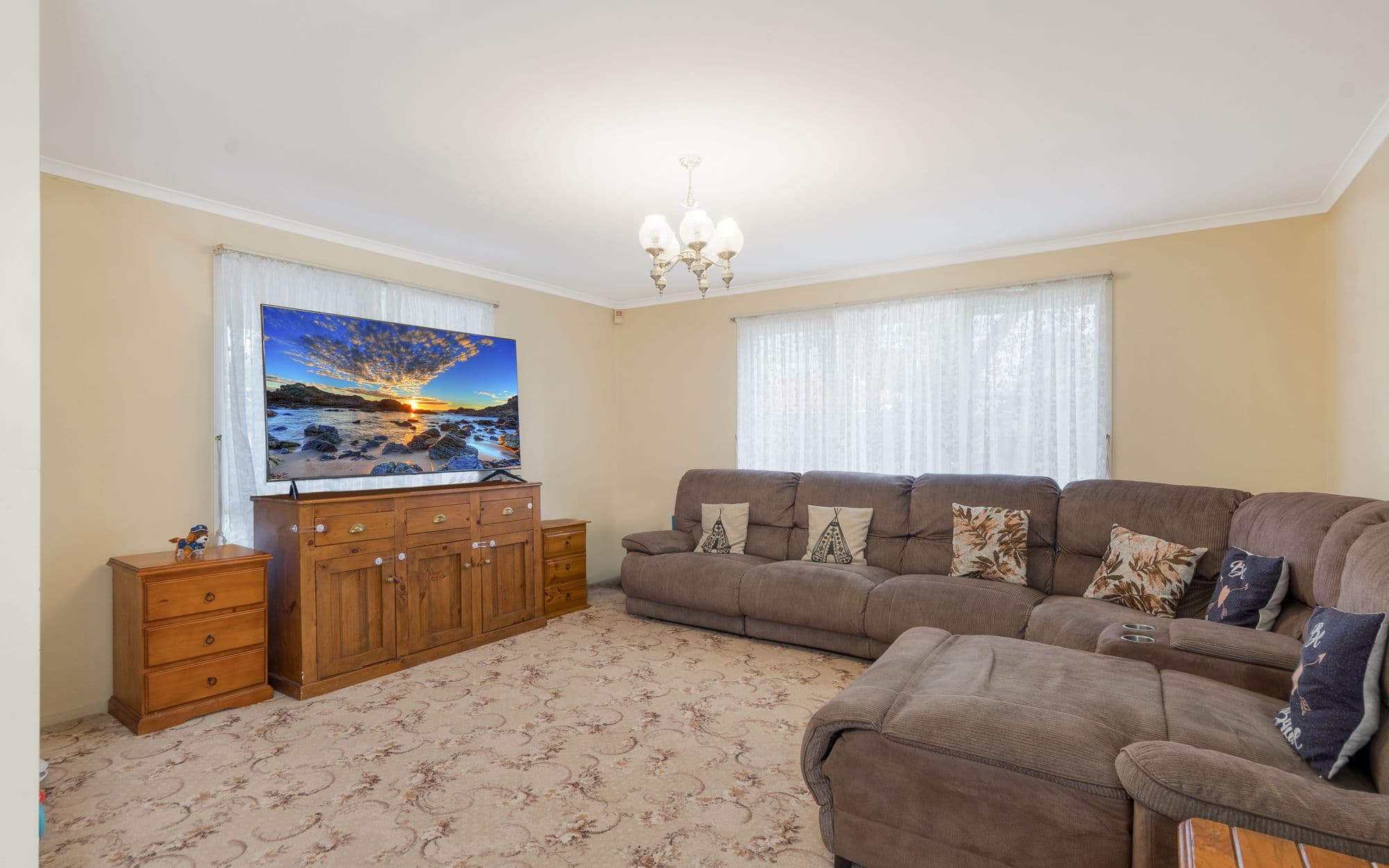 10 Richmond Crescent, Campbelltown NSW 2560, Campbelltown - Thumbnail 2