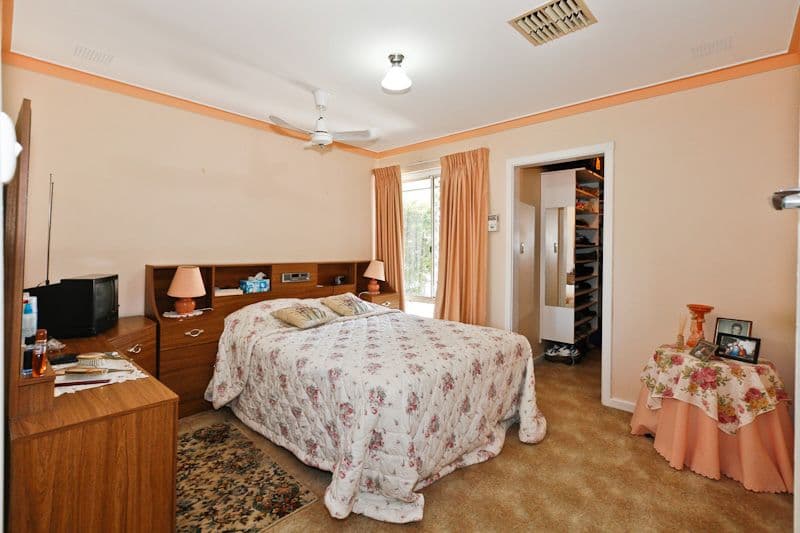 77 Treave Street, CLOVERDALE WA 6105, Cloverdale - Thumbnail 4