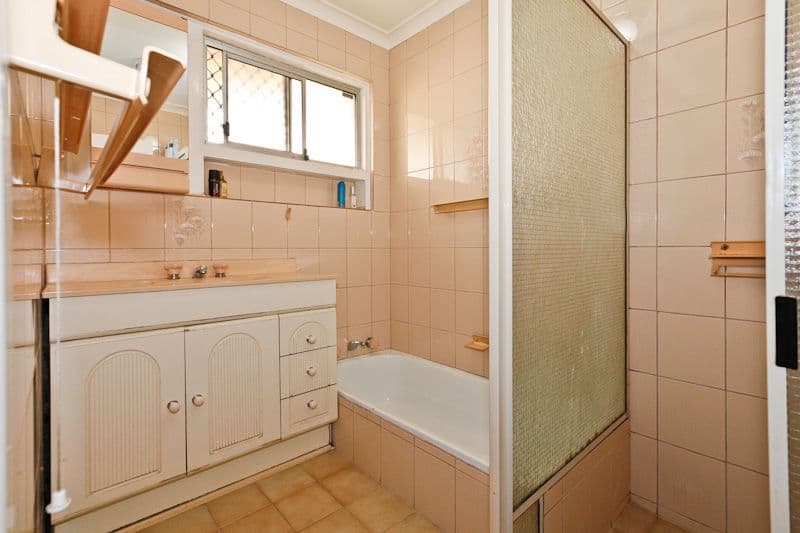 77 Treave Street, CLOVERDALE WA 6105, Cloverdale - Thumbnail 5