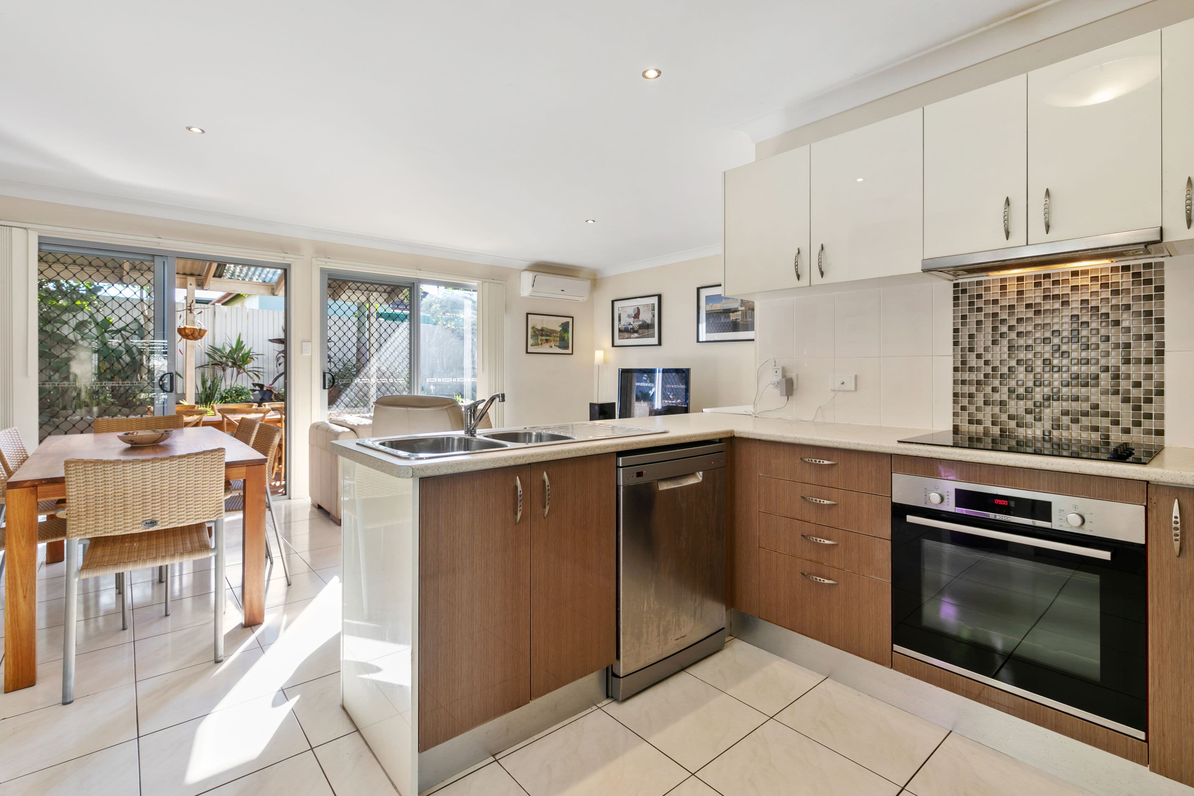 69 Ethel Street, Chermside QLD 4032, Chermside - Thumbnail 2