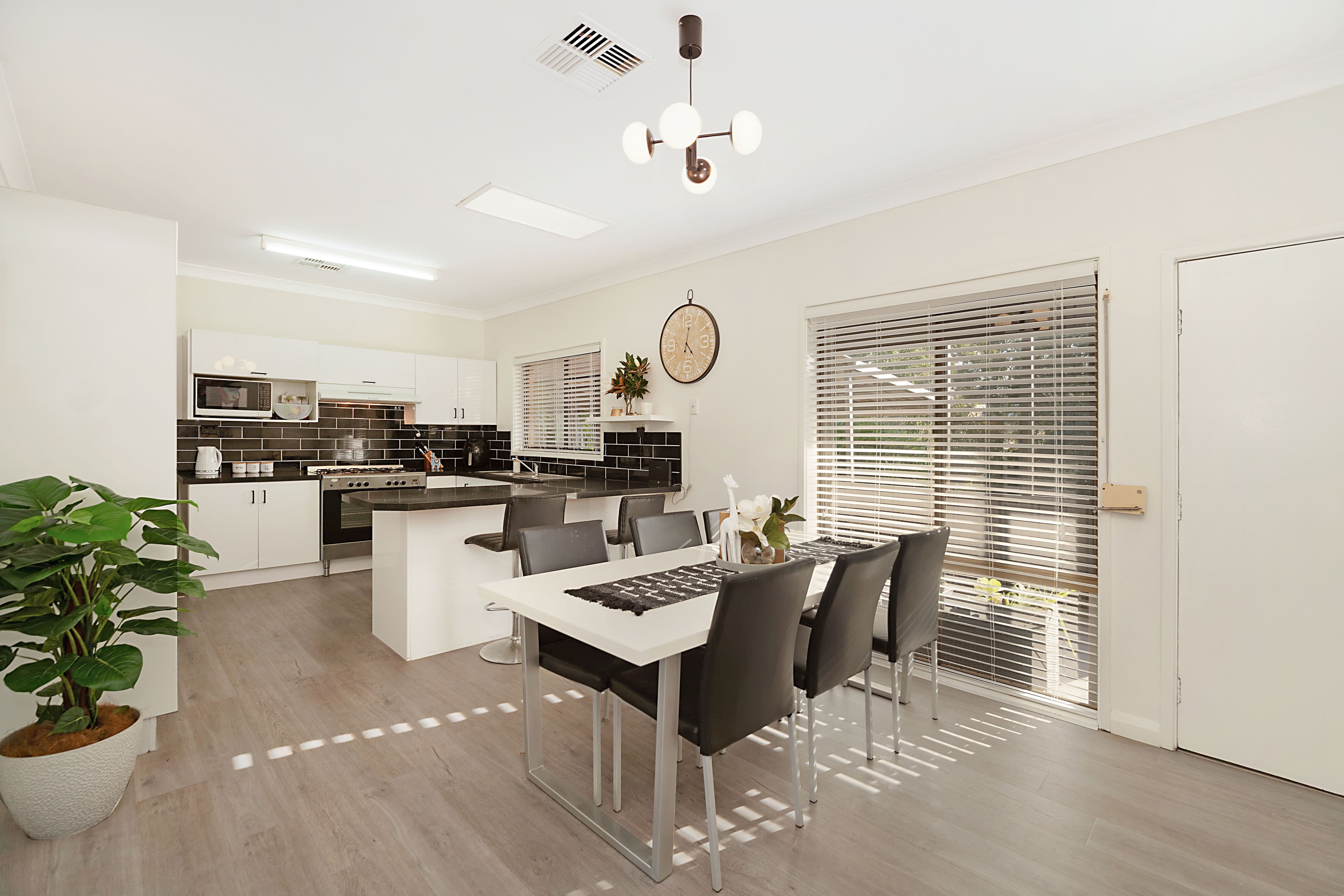 20 Nicolena Crescent, Rutherford NSW 2320, Rutherford - Thumbnail 2
