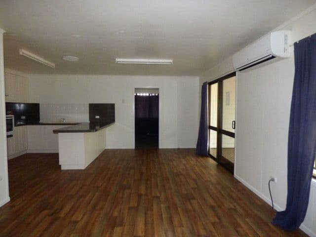 2 Derry Street, Roma QLD 4455, Roma - Thumbnail 7