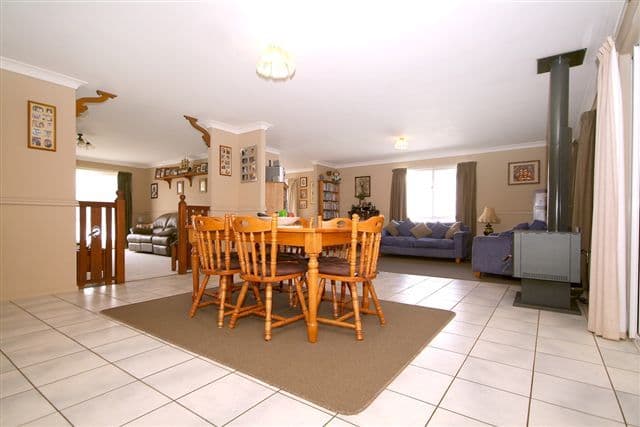 18  Strathconan Drive, GLENVALE QLD 4350, Glenvale - Thumbnail 3